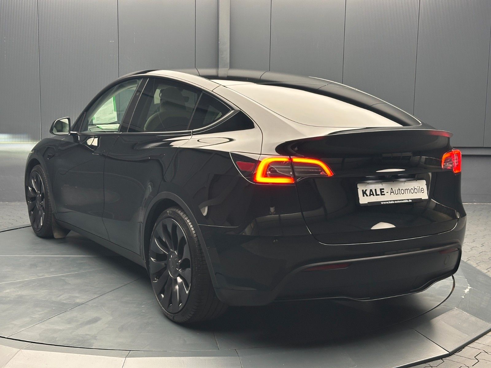 Tesla Model Y Performance Dual AWD*LEDER/Weiss*21Zoll*
