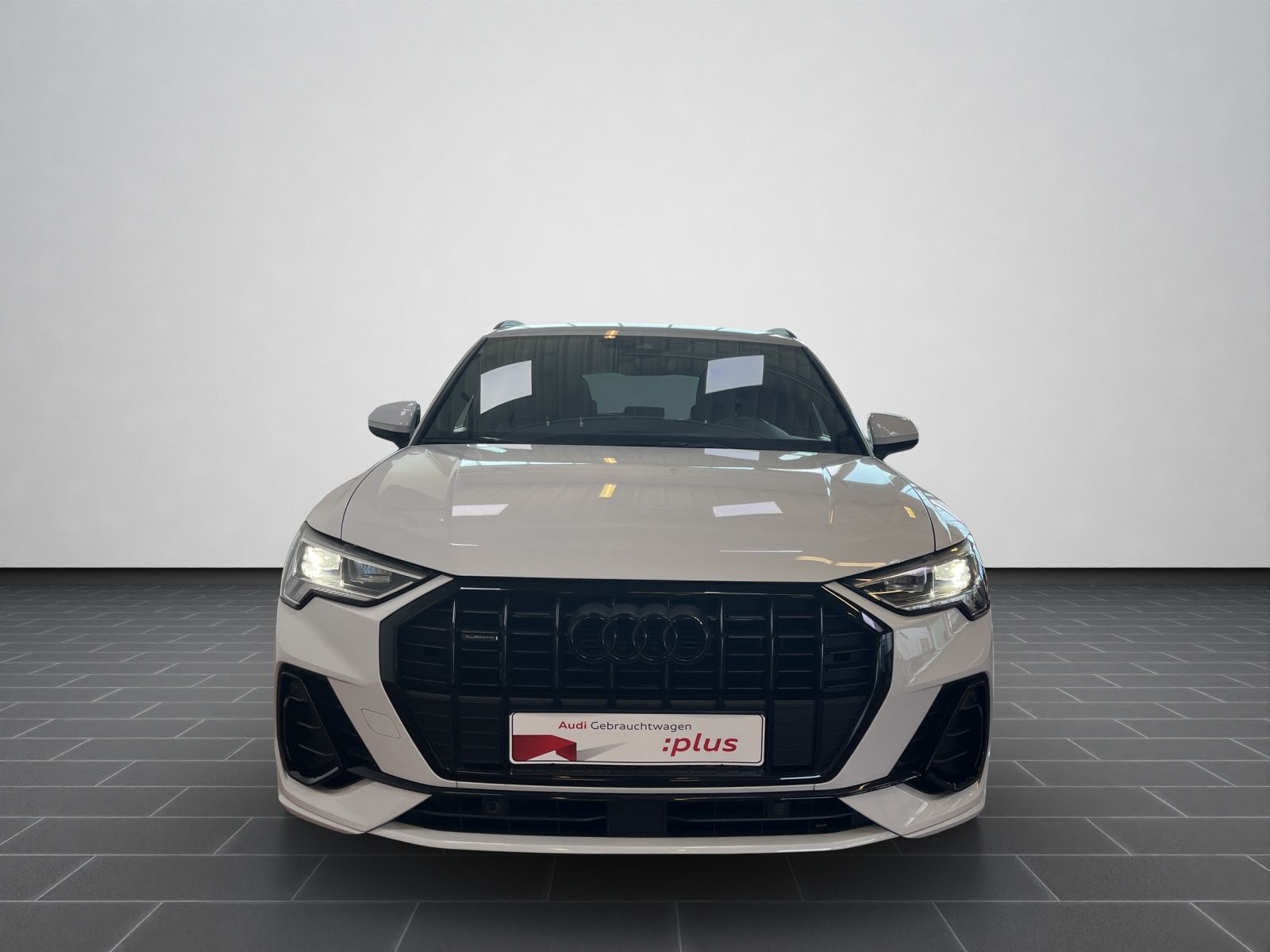 Audi Q3 S line 40 TFSI quattro S tronic - Samsaru's Car Outlet