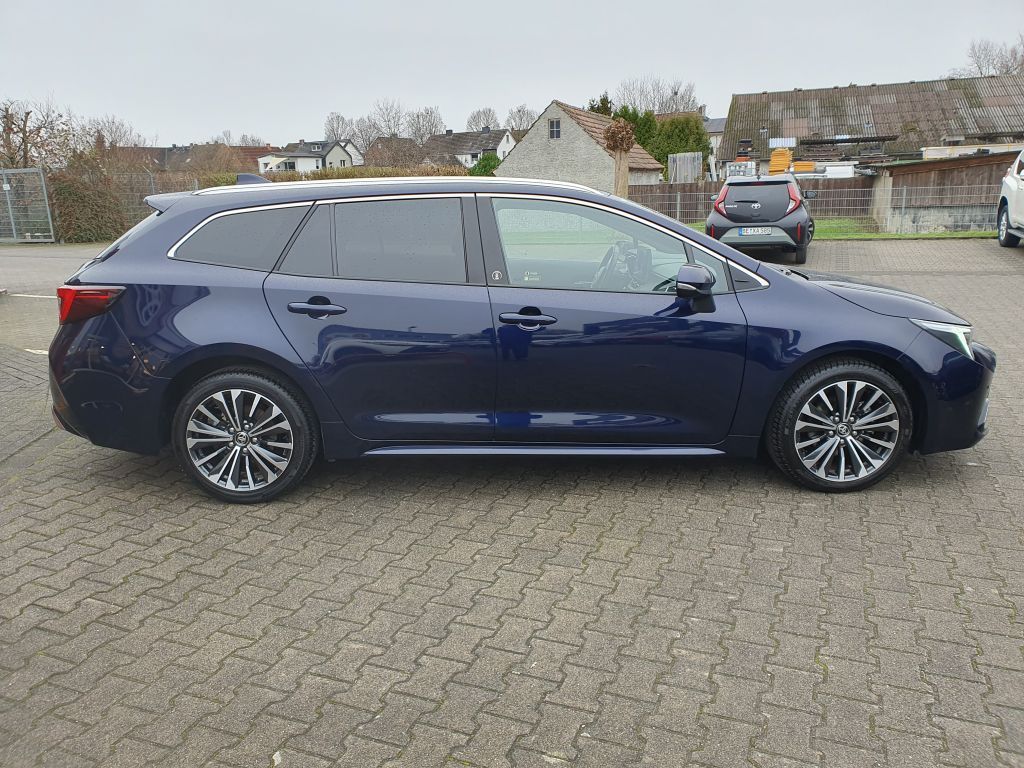 Toyota Corolla 1.8 Hybrid Touring Sports Team Deutschla