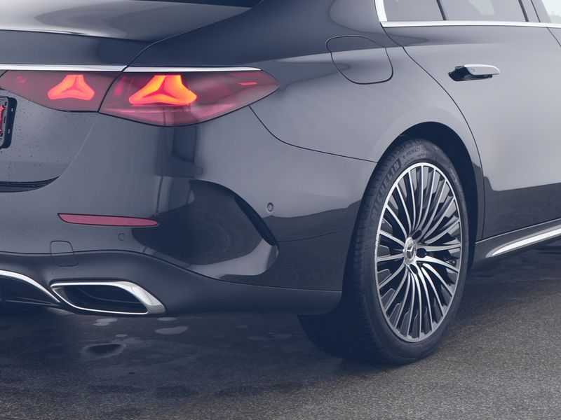 Mercedes-Benz E 300 de AMG-Sport - Samsaru's Car Outlet