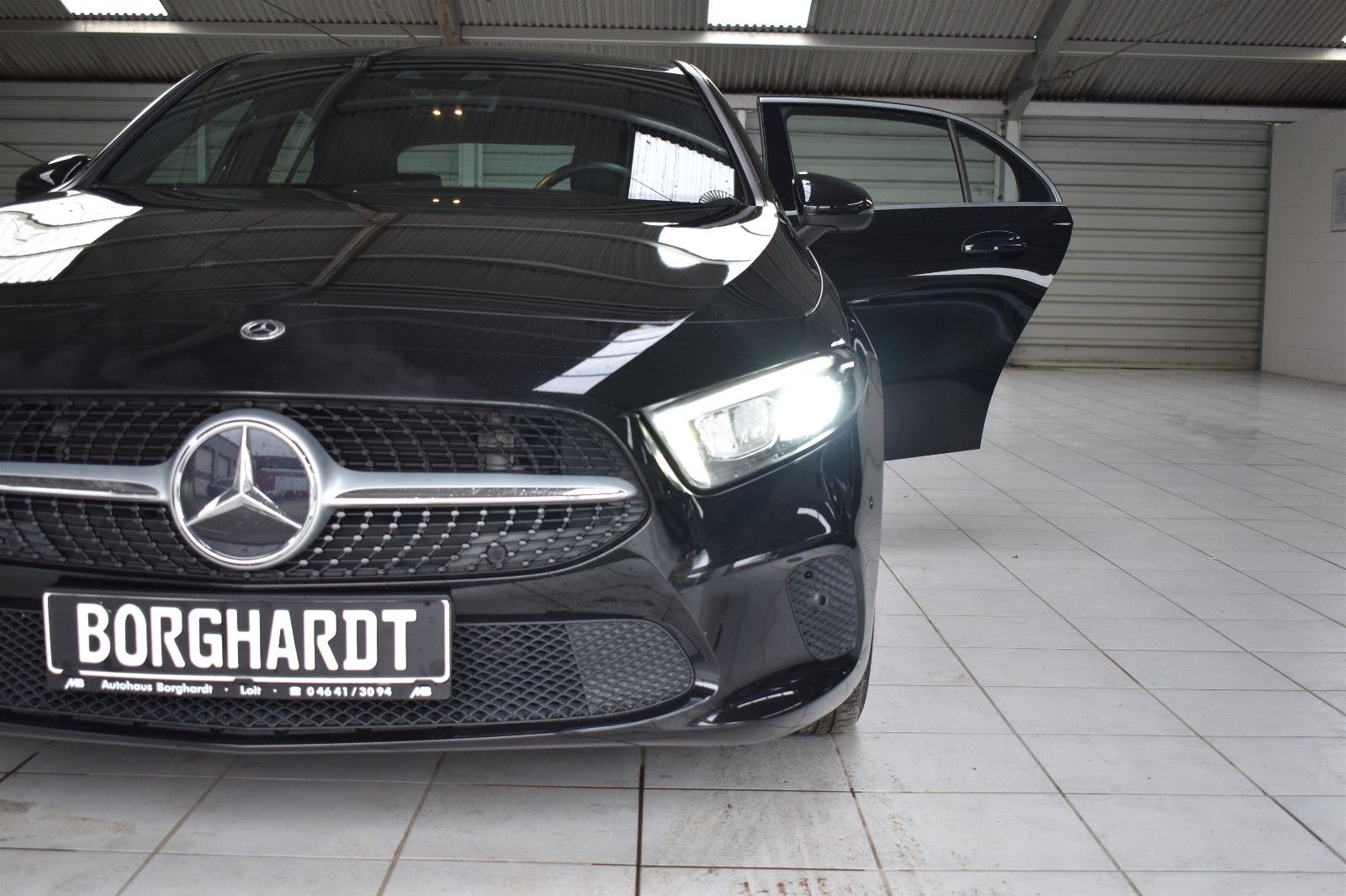 Mercedes-Benz A 180 - Samsaru's Car Outlet