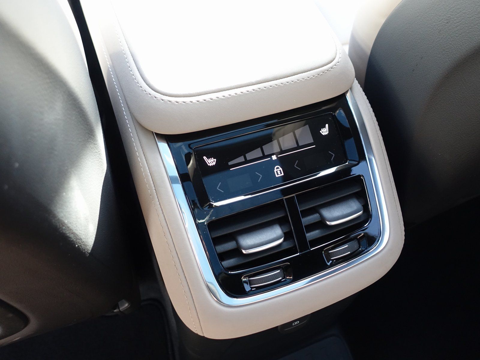 Volvo XC90 Ultra Facelift T8 AWD/B&W/22"/AHK/FourC/360