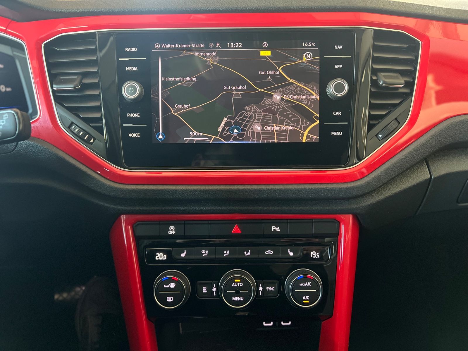 Volkswagen T-Roc 1.5 TSI Style - Samsaru's Car Outlet