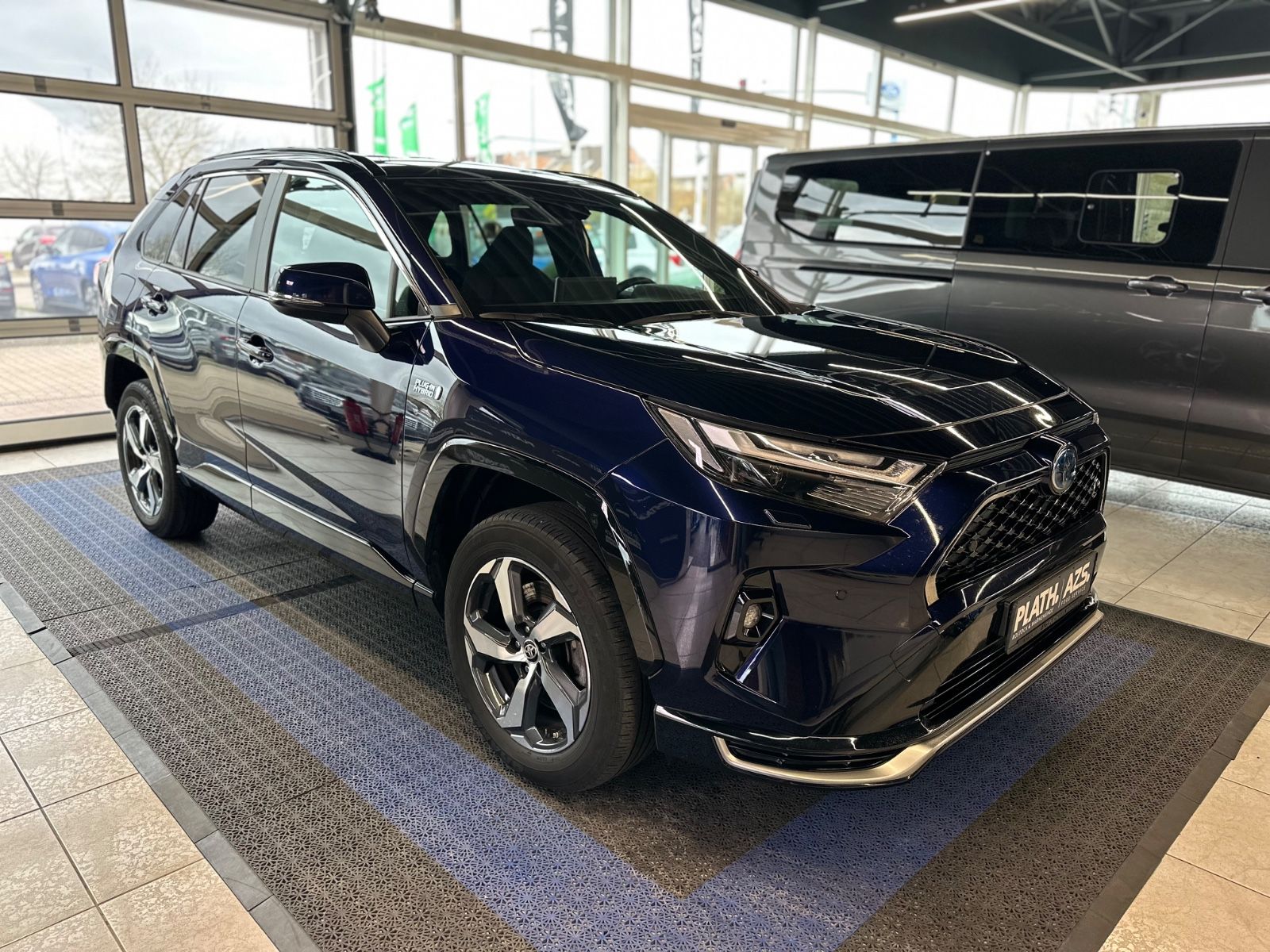 Toyota RAV4 Plug-in Hybrid 4x4 - Samsaru's Car Outlet