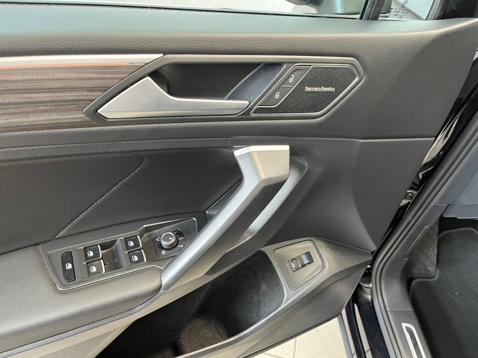 Volkswagen Tiguan Allspace Elegance 2.0 TSI DSG 4x4 7Sitzer