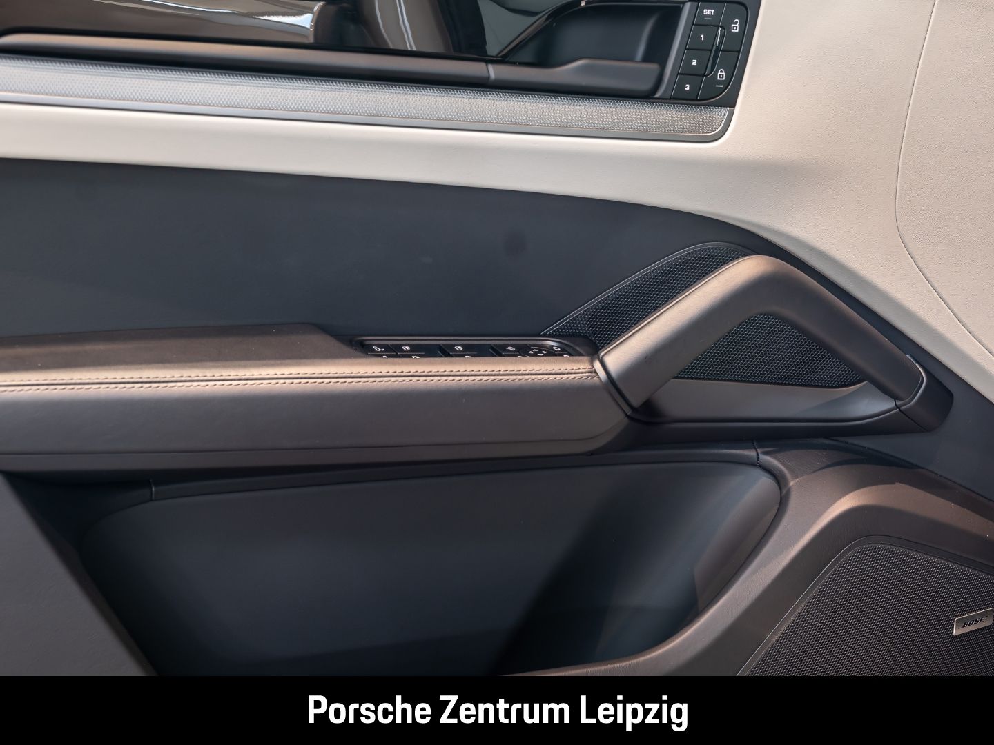 Porsche Cayenne S 22Zoll Luft ACC AHK 360Grad Panorama