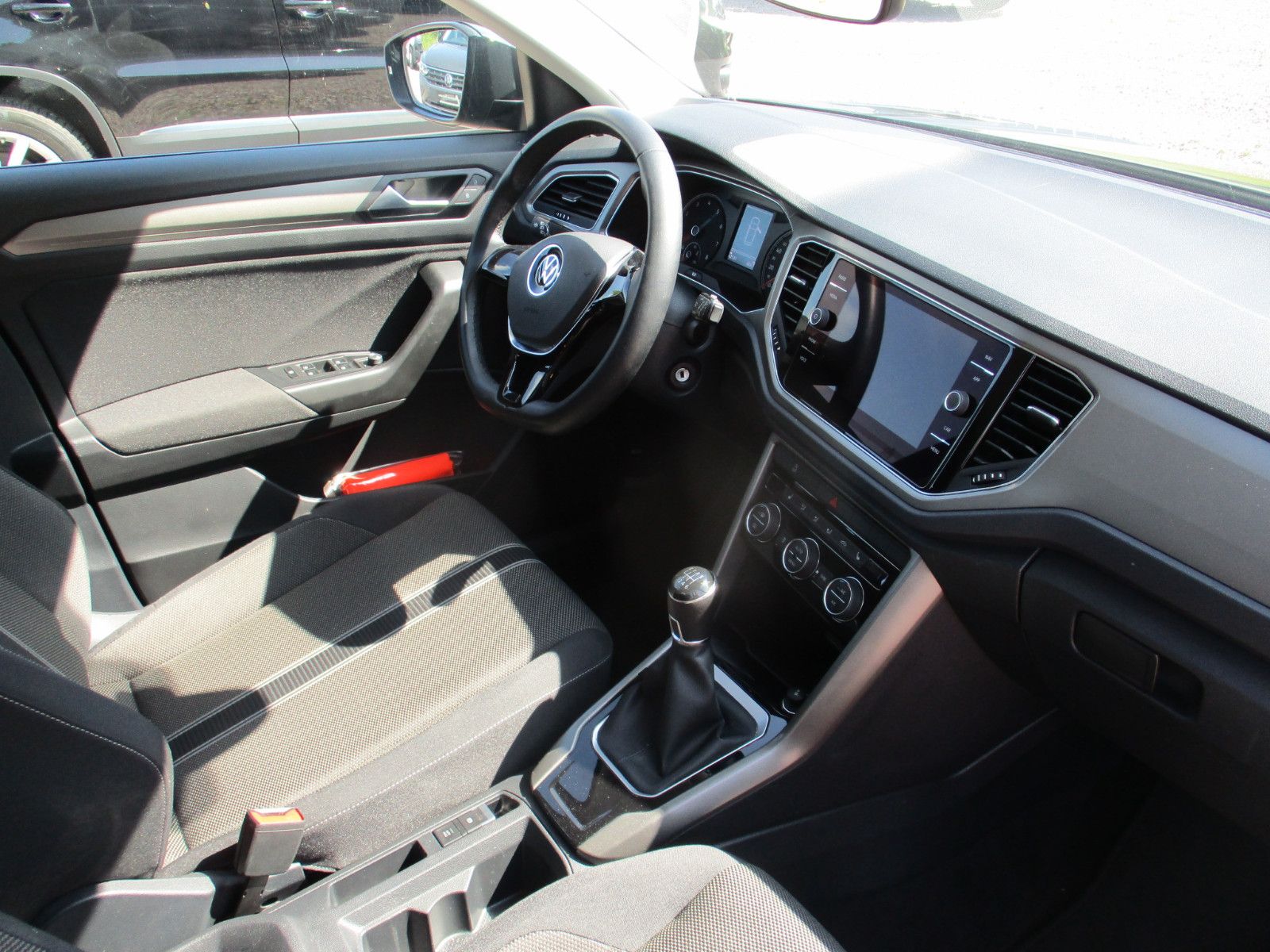 Volkswagen T-Roc 1.0 TSI Style - Samsaru's Car Outlet
