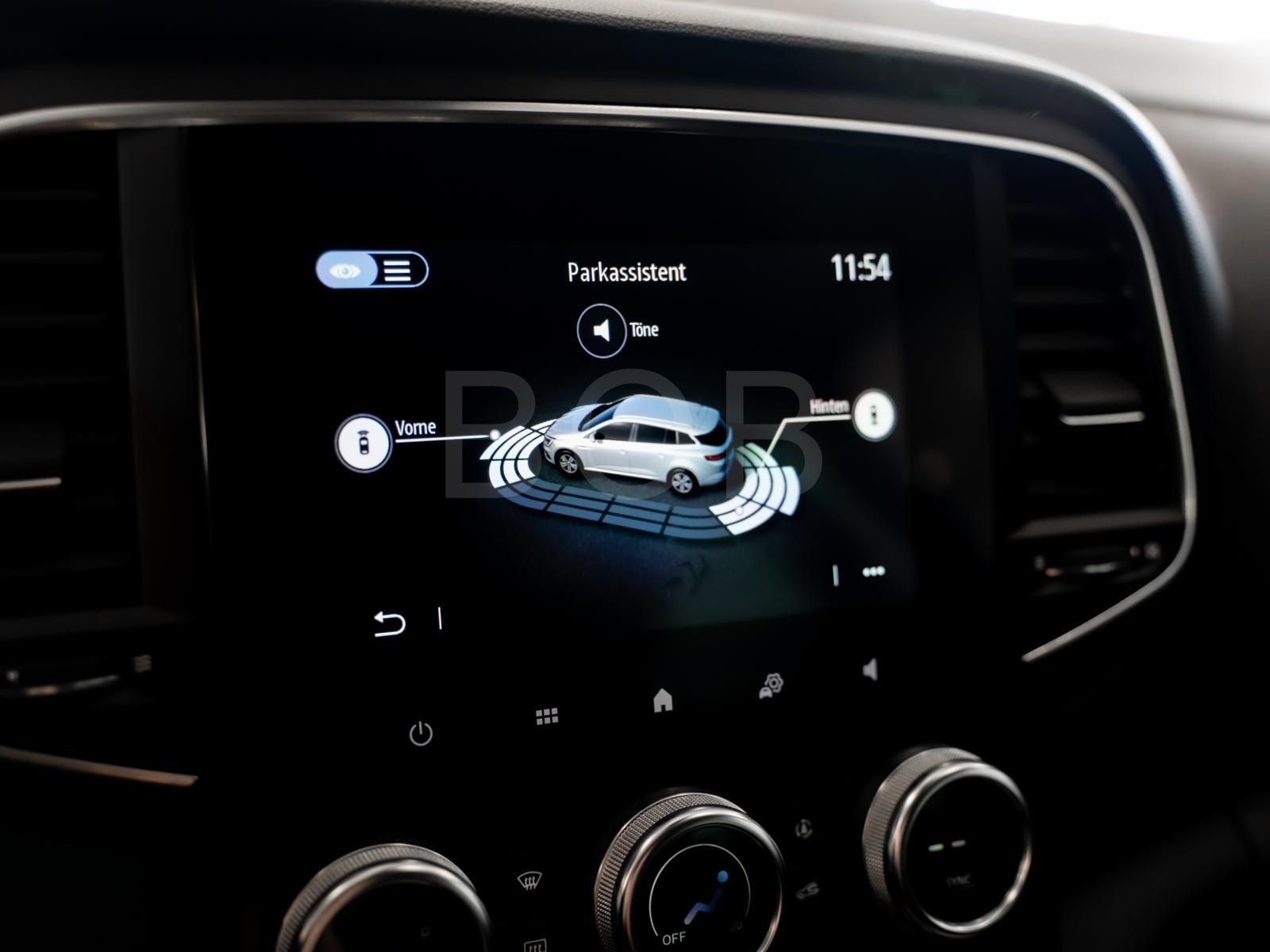 Renault Megane Grandtour ZEN E-TECH Plug-in - Samsaru's Car Outlet