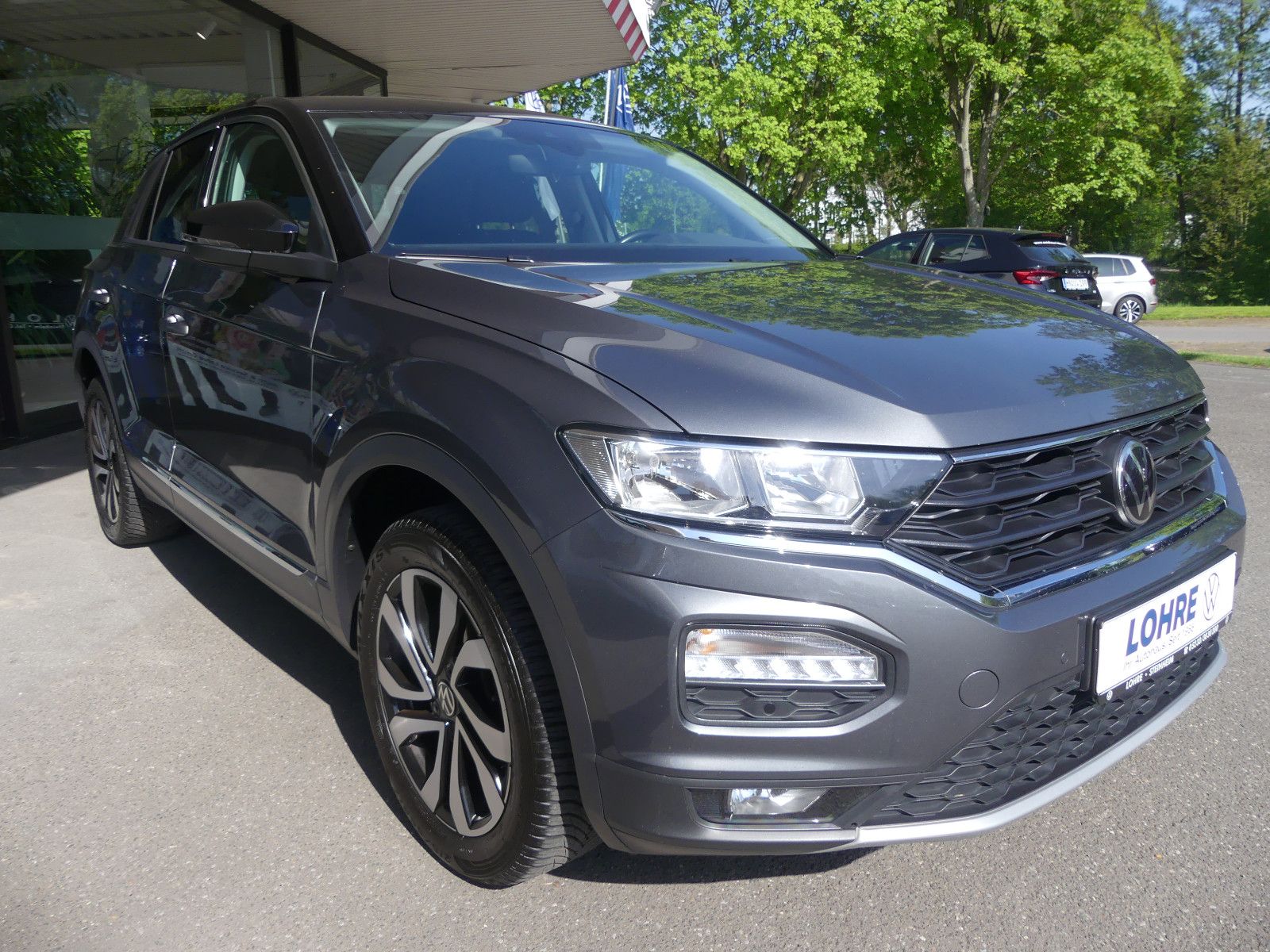 Volkswagen T-Roc 1.5 TSI Active - Samsaru's Car Outlet