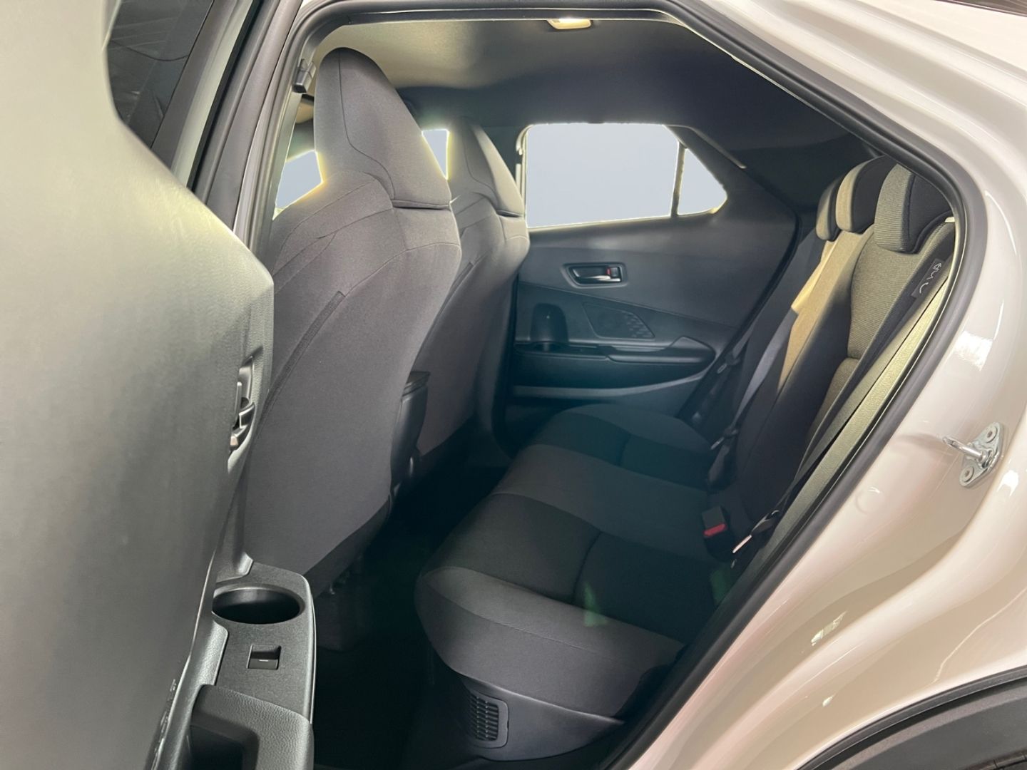 Toyota C-HR 1.8 Hybrid Style *LED*RCam*el Heck*SHZ*CAM*