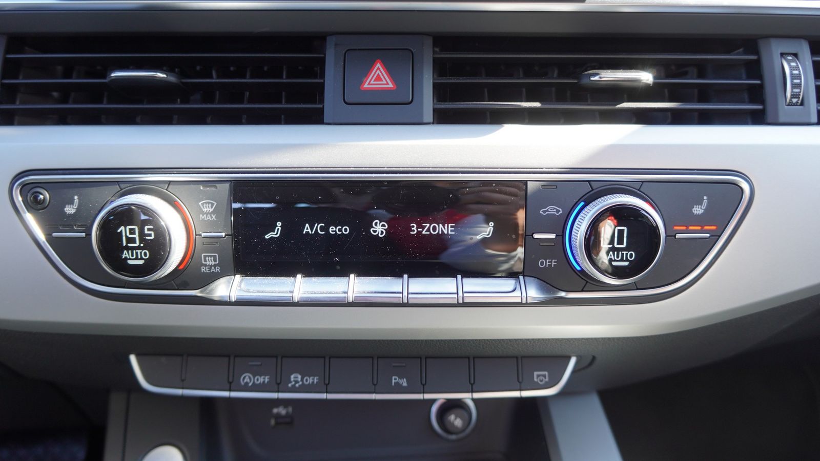 Audi A4 35 2.0 TFSI Avant advanced - Samsaru's Car Outlet