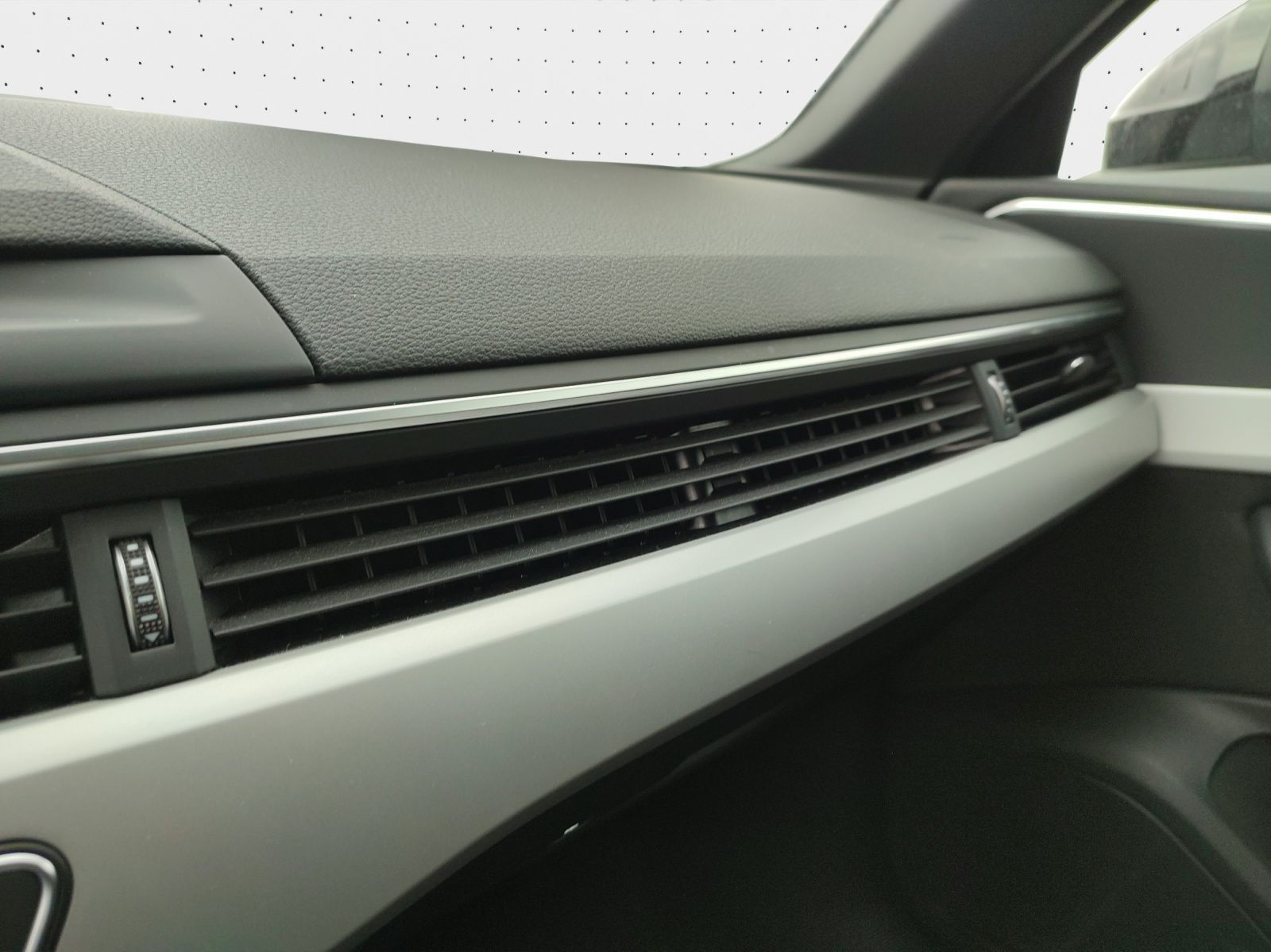 Audi A4 Avant Advanced 40 TFSI - Samsaru's Car Outlet