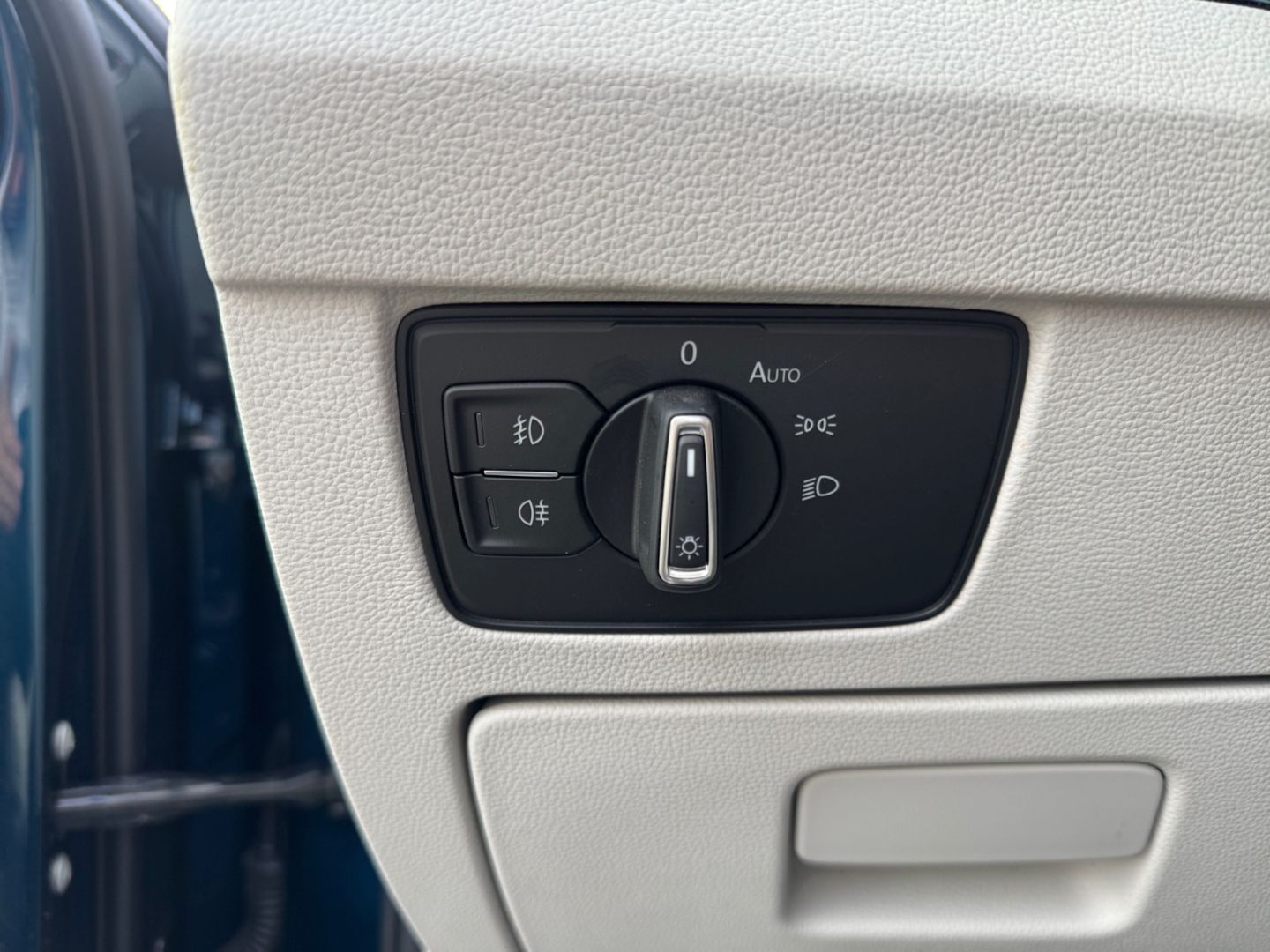 Volkswagen Passat 2.0 TDI DSG Business - Samsaru's Car Outlet