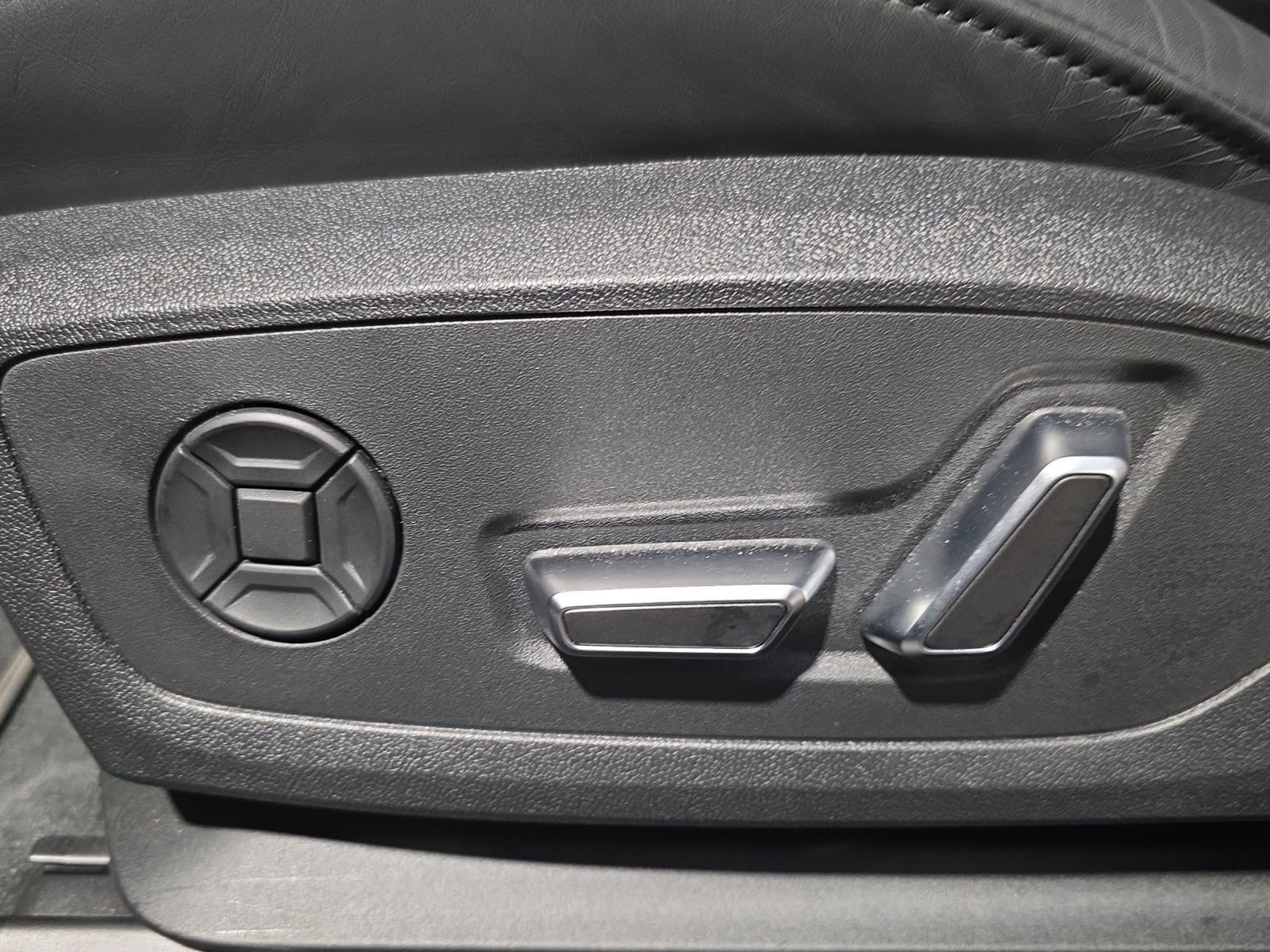 Audi RS 6 Avant TFSI Q LM22 RS-SPORTABGAS PANO BuO DR