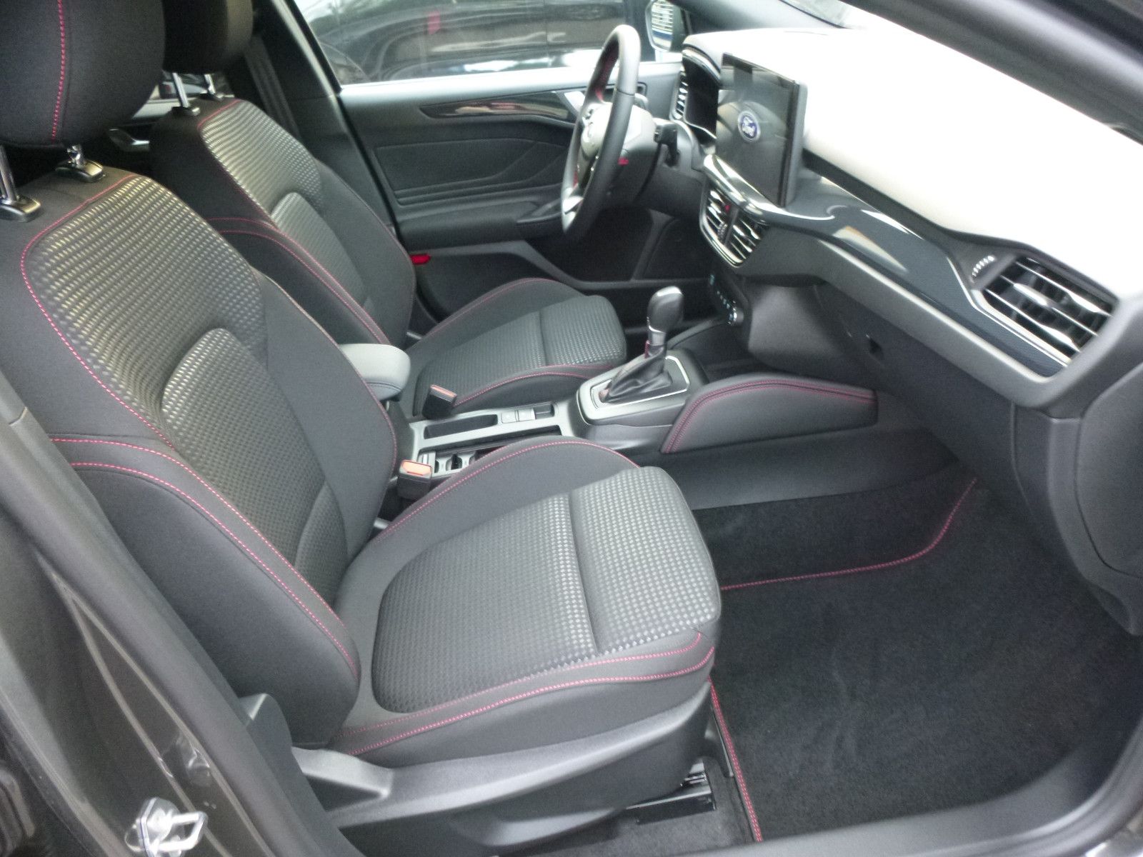 Ford Focus Turnier 1.0 EcoBoost MHEV ST-Line X Auto
