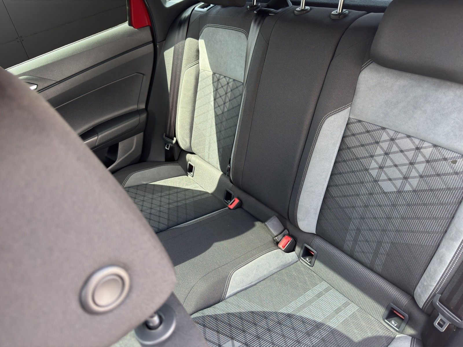 Volkswagen Taigo 1.5TSI DSG R-Line - Samsaru's Car Outlet