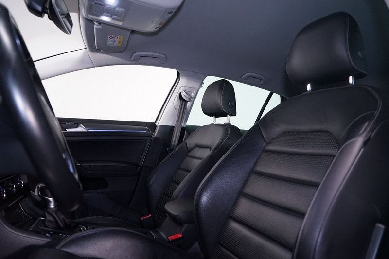 Volkswagen Golf 36 kWh Elektro - Samsaru's Car Outlet