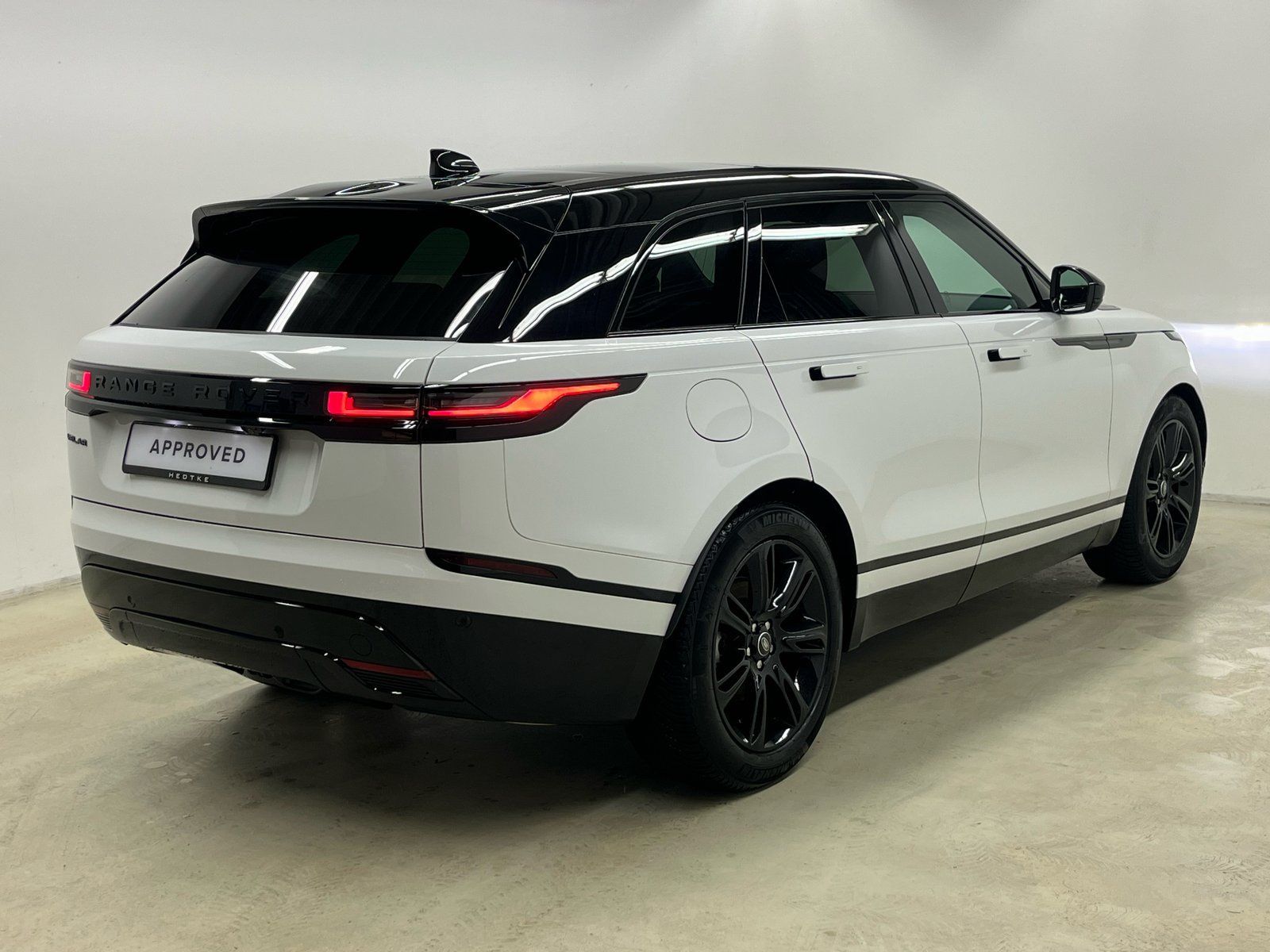 Range Rover Velar D300 Dynamic HSE - Samsaru's Car Outlet