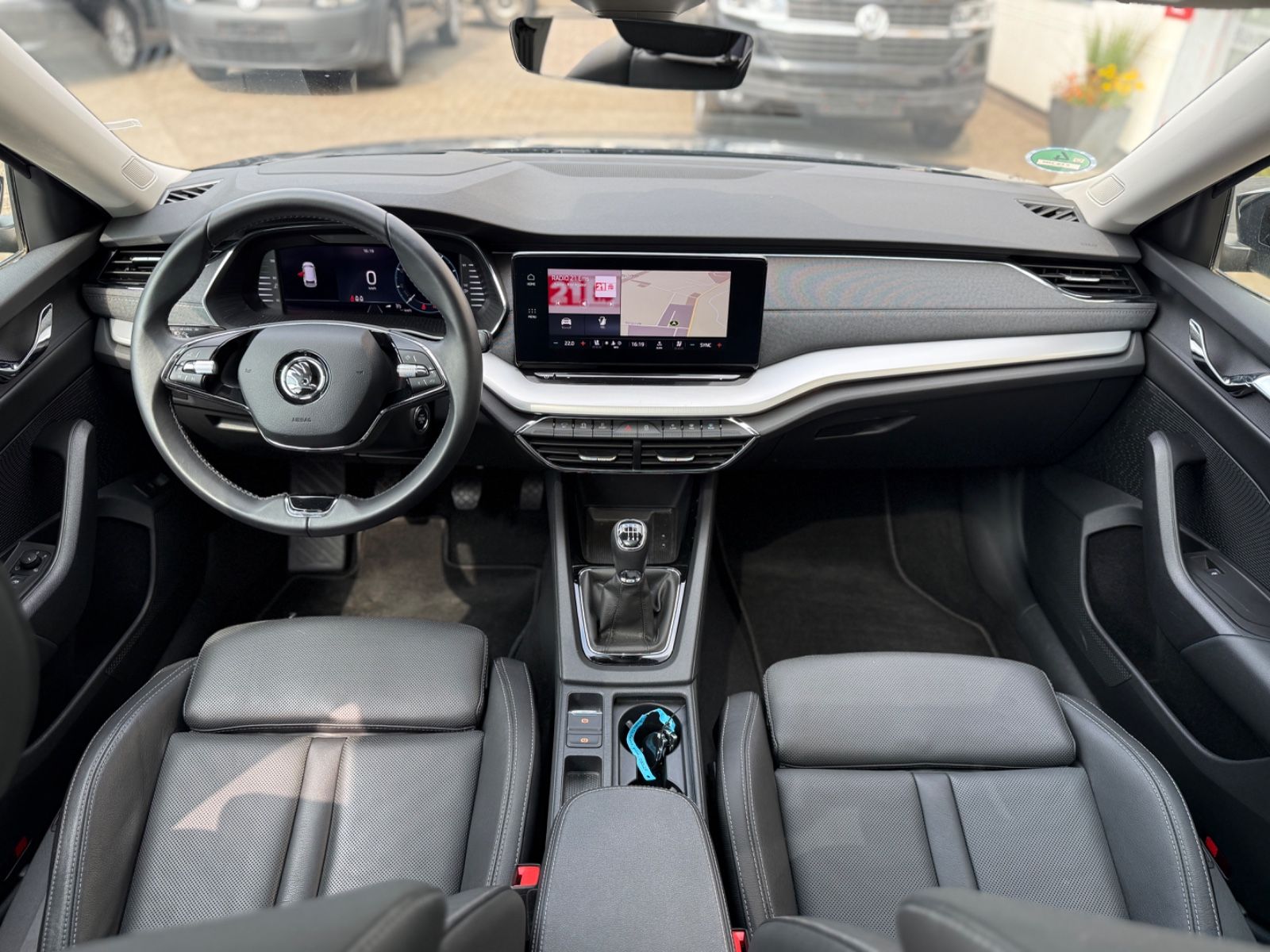 Skoda Octavia Combi 1.5 TSI Style - Samsaru's Car Outlet