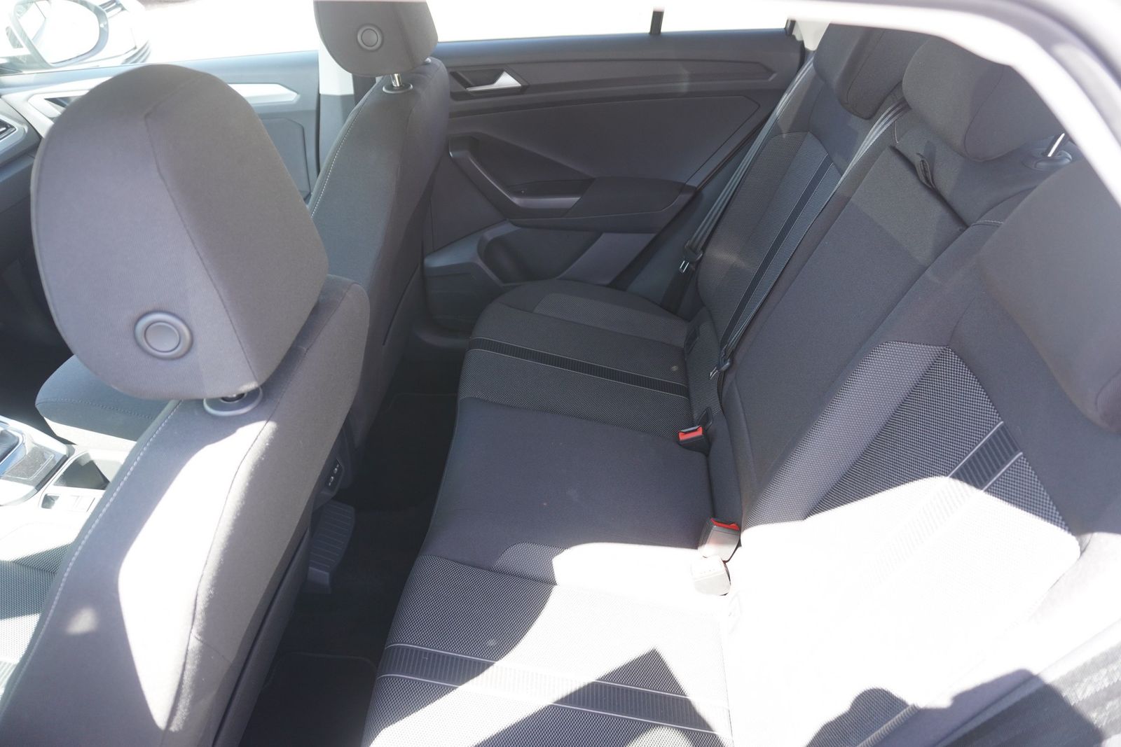 Volkswagen T-Roc 1.5 TSI DSG - Samsaru's Car Outlet
