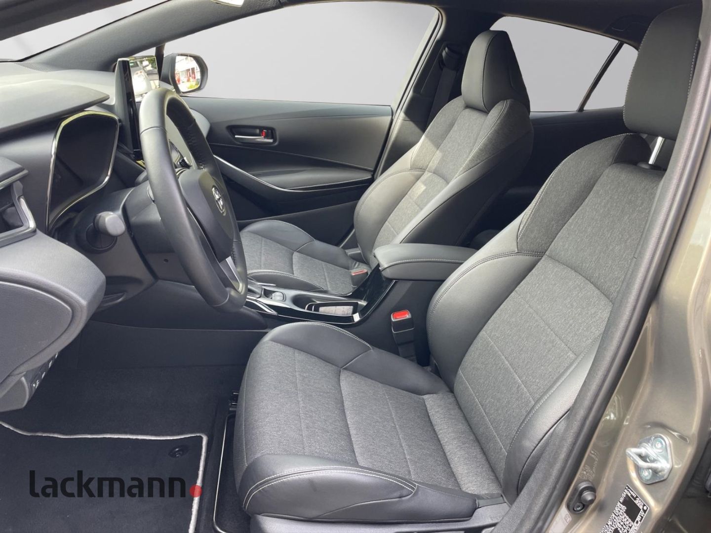 Toyota Corolla 1.8 Hybrid - Samsaru's Car Outlet