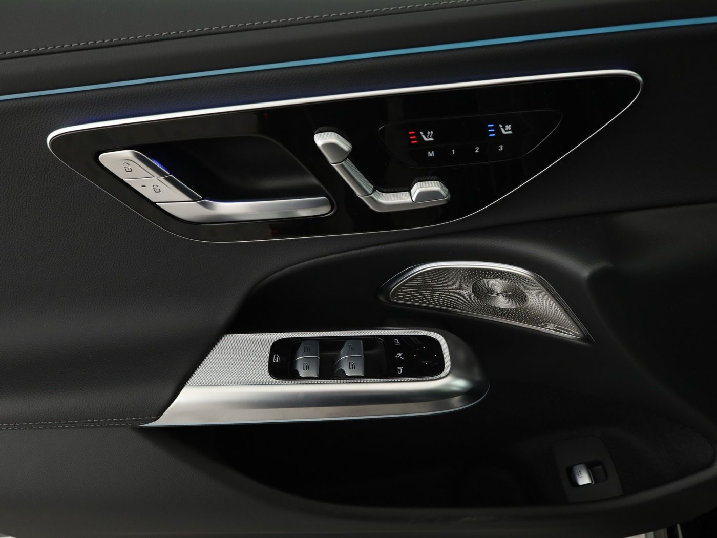 Mercedes-Benz E 450 d 4M *AMG Prem*Pano*360°*AHK*Sitzklima*HUD