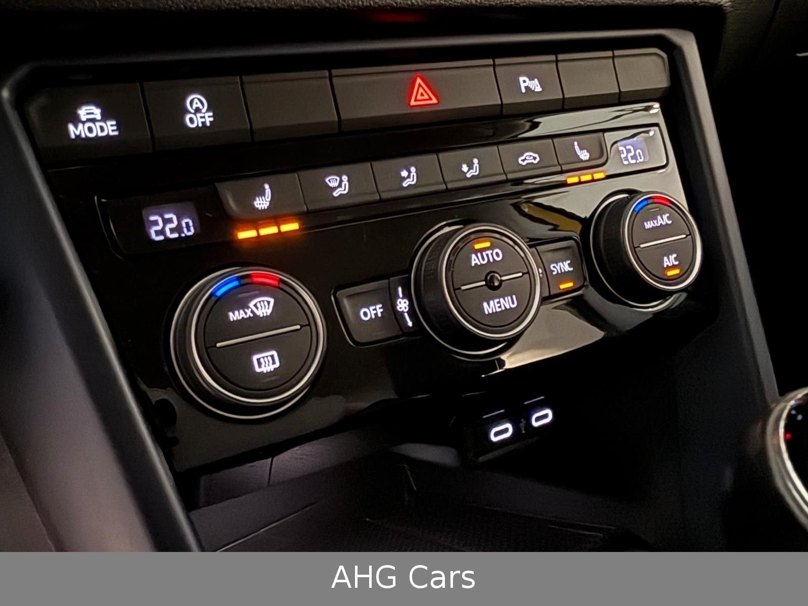 Volkswagen T-Roc Style UNITED 1.0 TSI - Samsaru's Car Outlet
