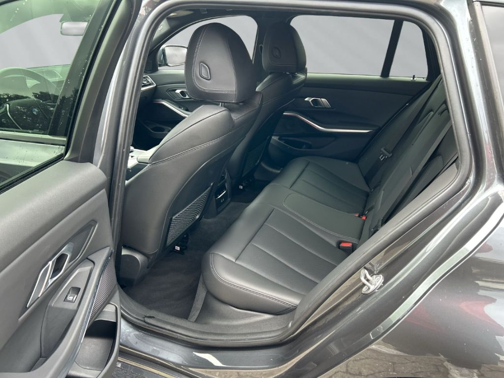 BMW 320 xDrive touring Sport Line - Samsaru's Car Outlet