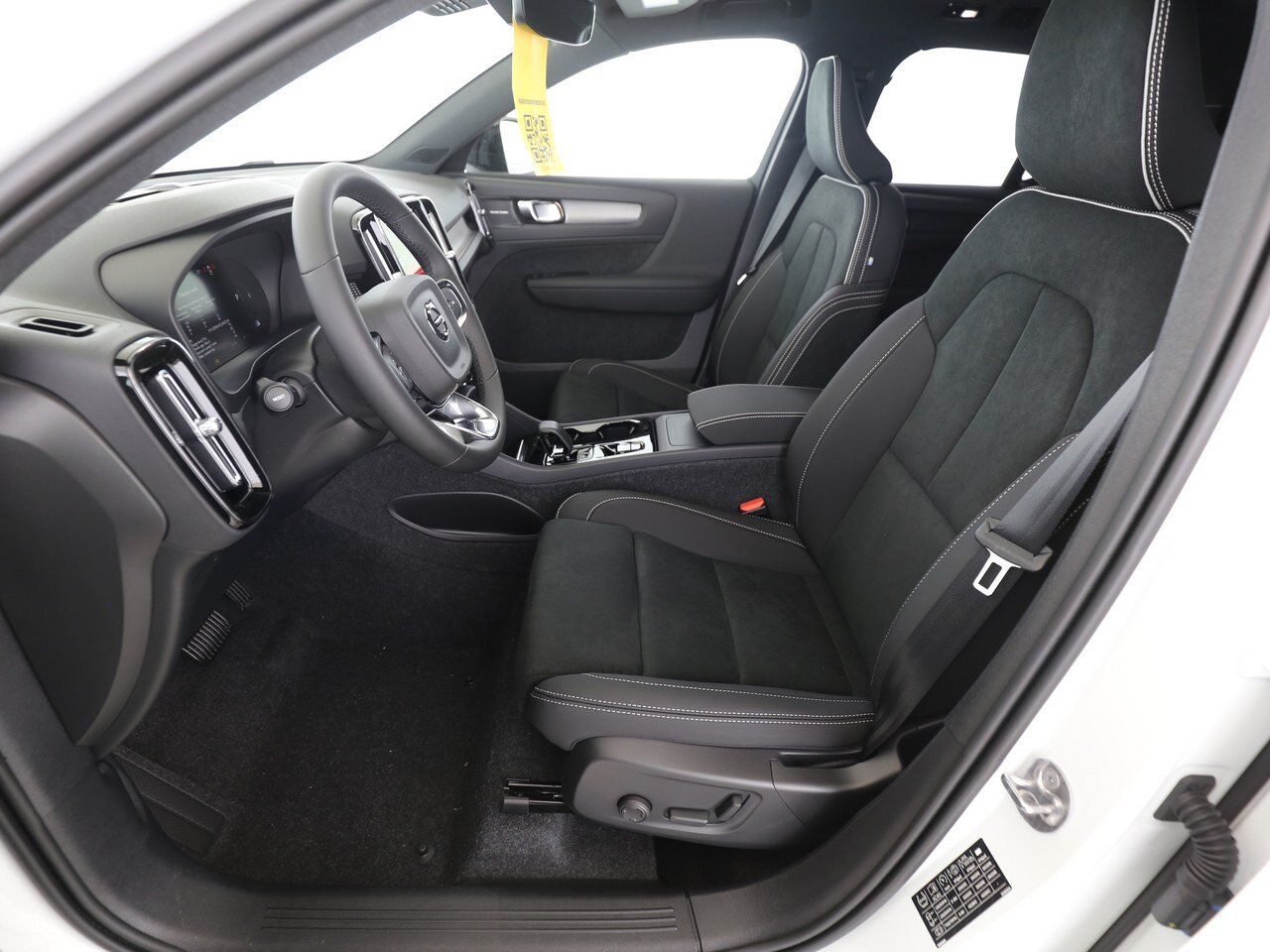 Volvo XC40 B4 Autom. Ultra Dark - Samsaru's Car Outlet
