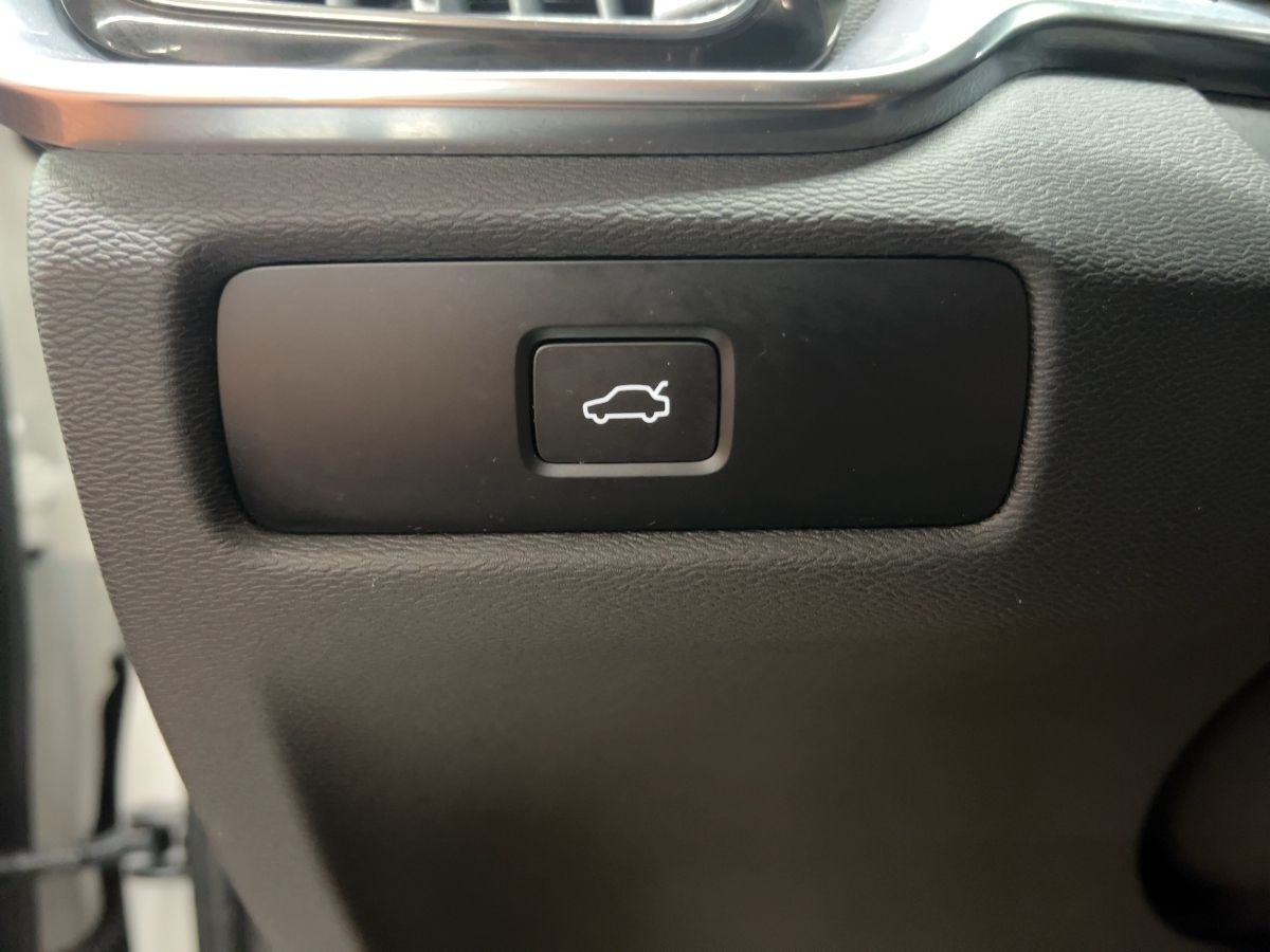 Volvo S60 PLUS DARK B4