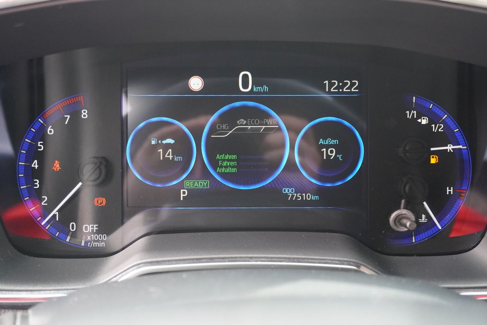 Toyota Corolla 2.0 Hybrid Lounge - Samsaru's Car Outlet