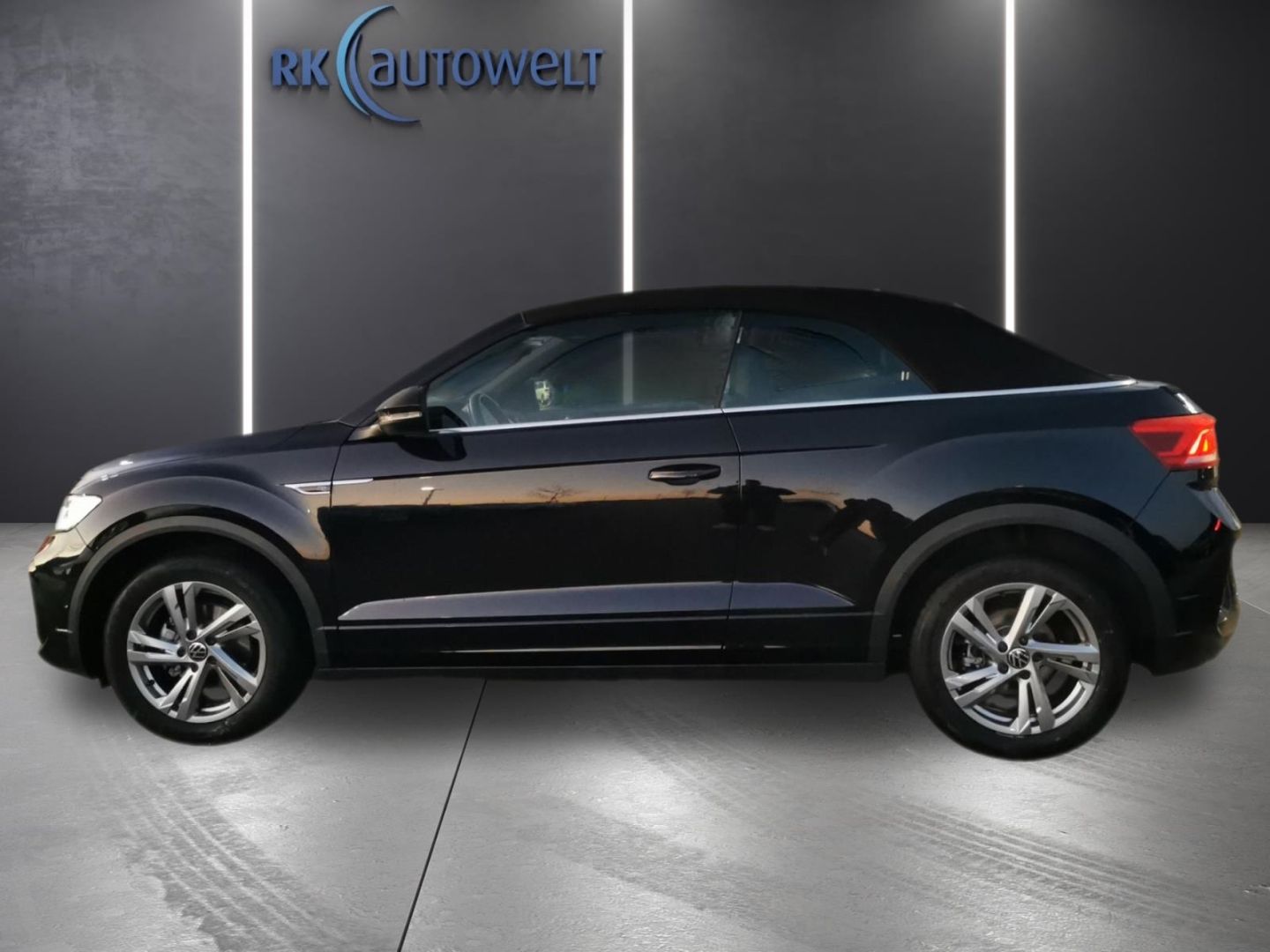 Volkswagen T-Roc R-Line - Samsaru's Car Outlet