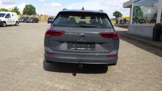 Volkswagen Golf VIII Variant 1.5 eTSI Life DSG - Samsaru's Car Outlet