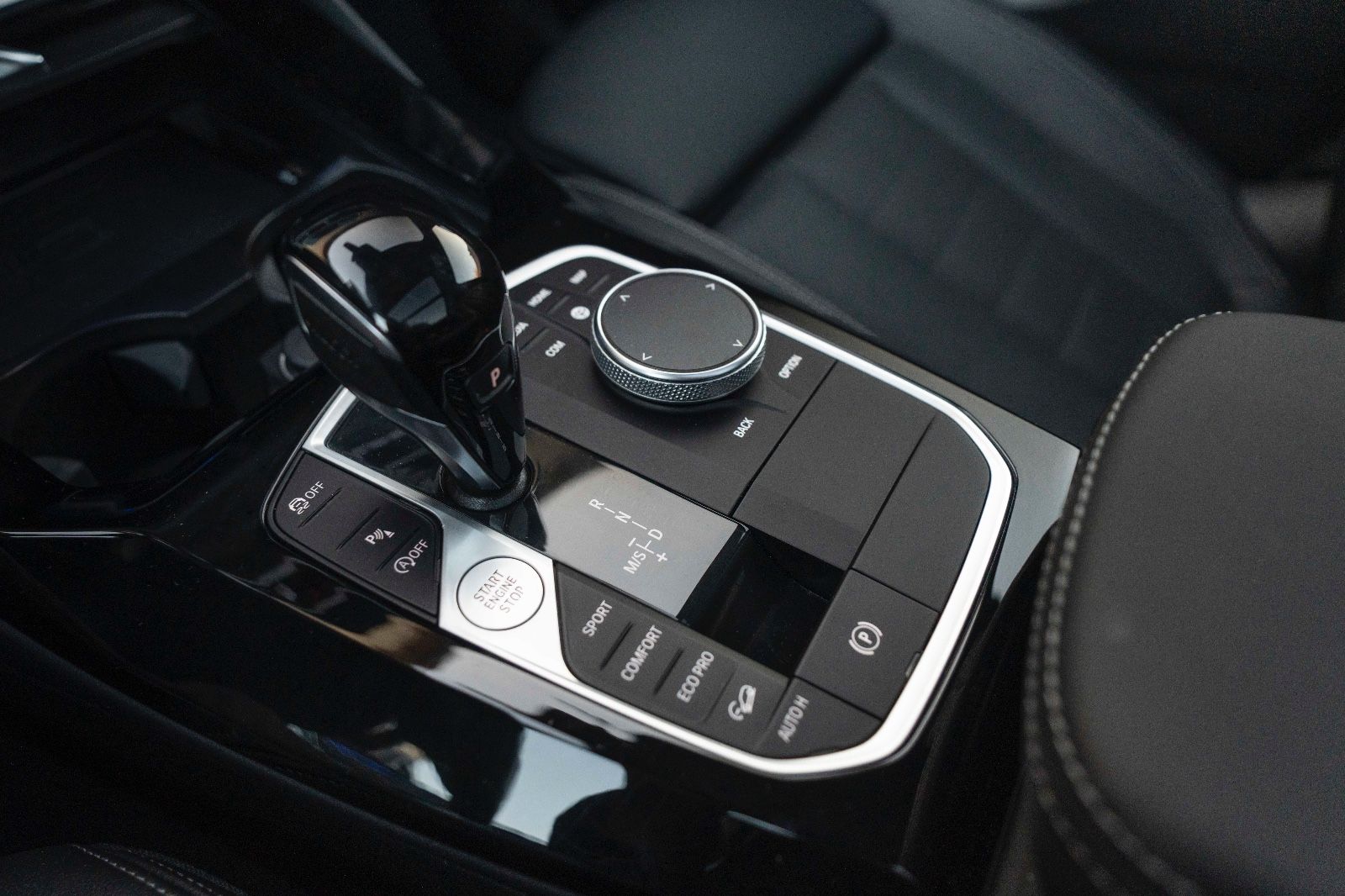 BMW X3 xDrive30i HUD LED HIFI KAM NAV PANO SITZH