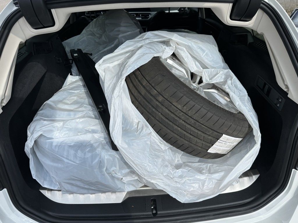 BMW 330 e Touring Aut Advantage - Samsaru's Car Outlet