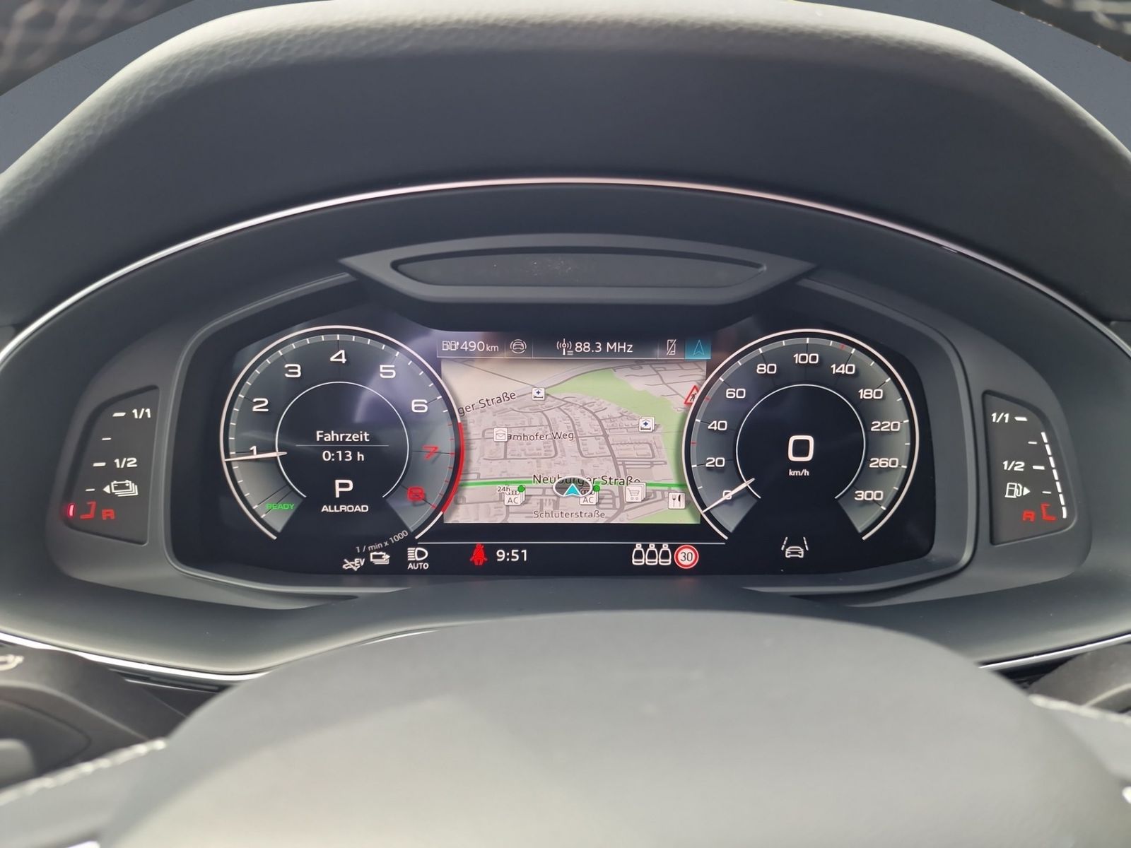 Audi Q7 55 TFSI e qu S line MATRIX Luft AHK HuD 21"