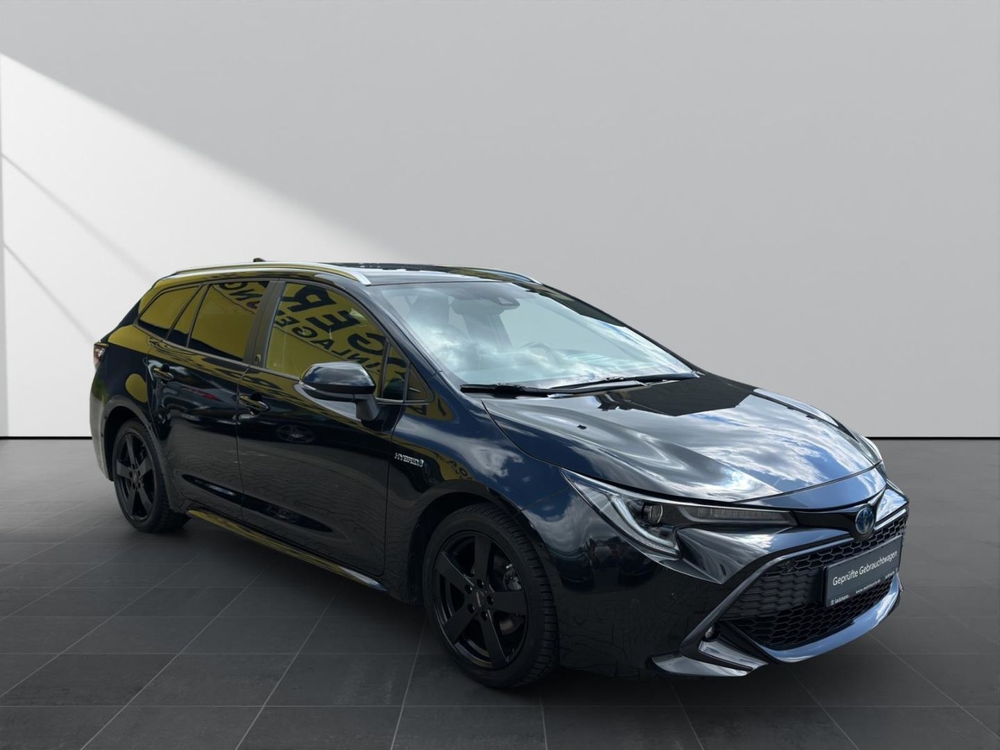 Toyota Corolla 1.8 TS Hybrid - Samsaru's Car Outlet