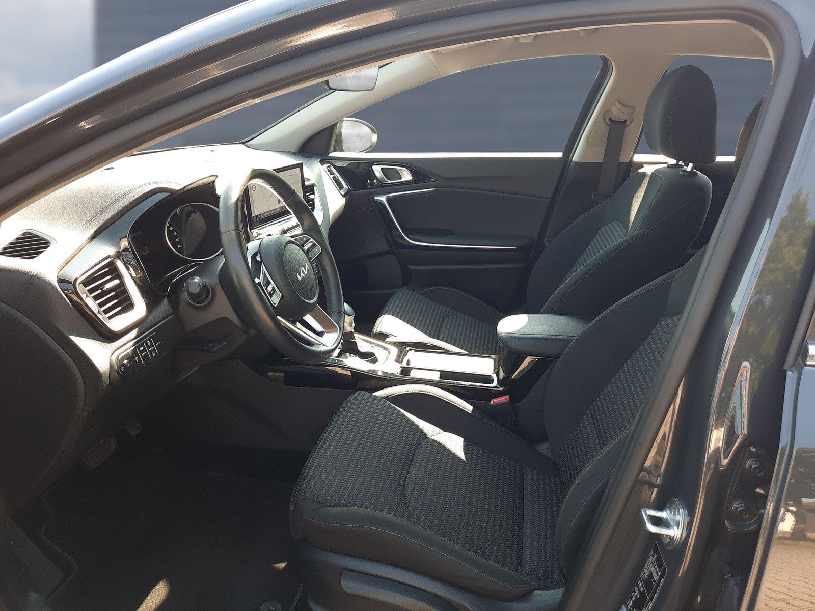 Kia Ceed 1.5 T-GDI Vision - Samsaru's Car Outlet