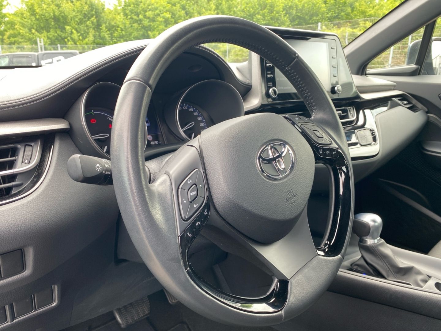 Toyota C-HR 1.8 Hybrid Business-Edition - Samsaru's Car Outlet