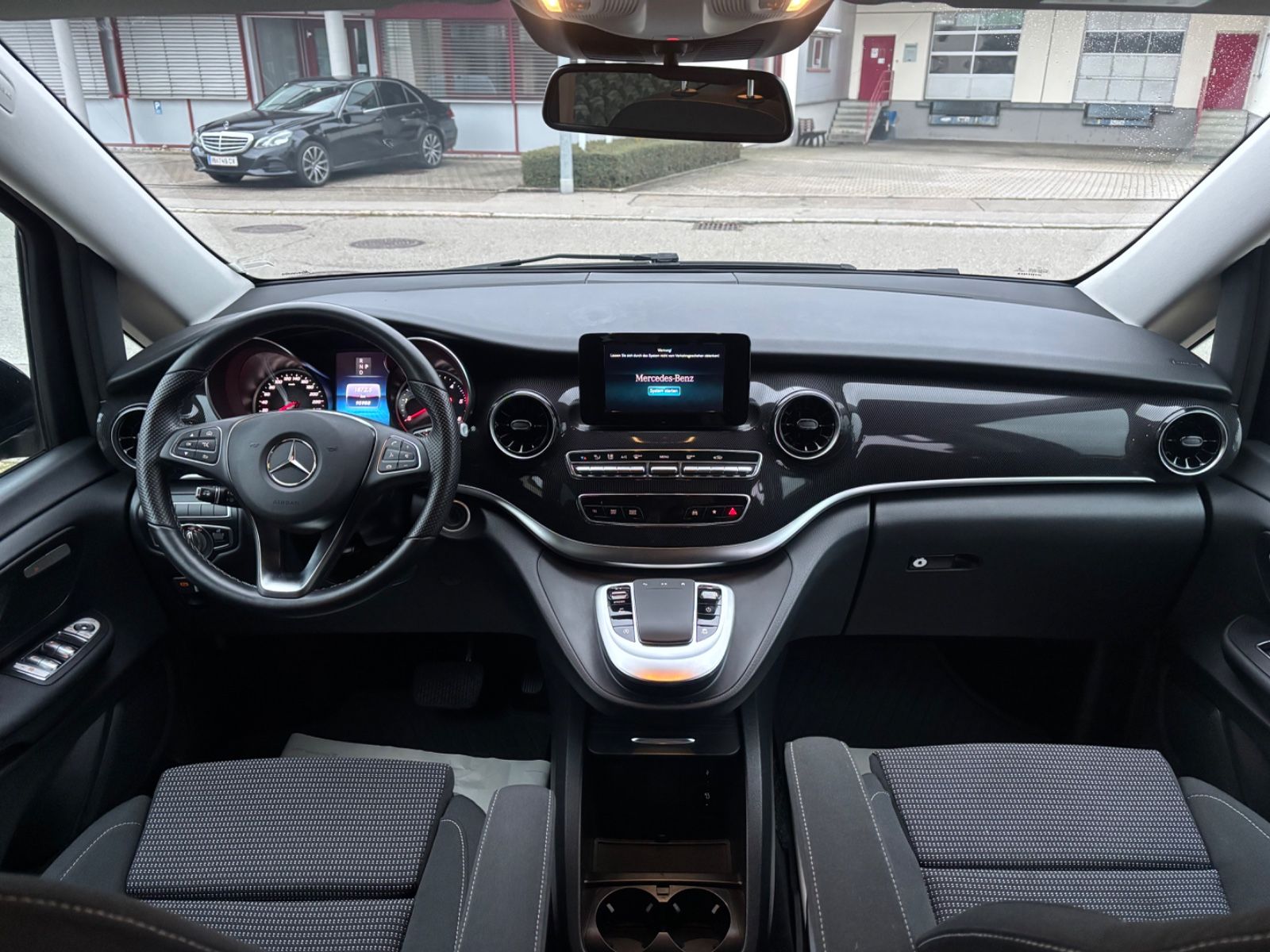 Mercedes-Benz V300 d EDITION 4MATIC lang,AHK,Tisch-Paket