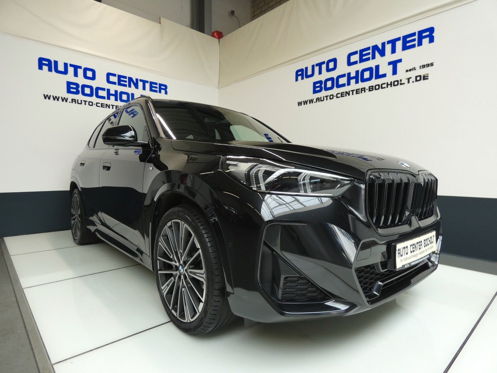 BMW X1 23d xDrive M Sportpaket - Samsaru's Car Outlet