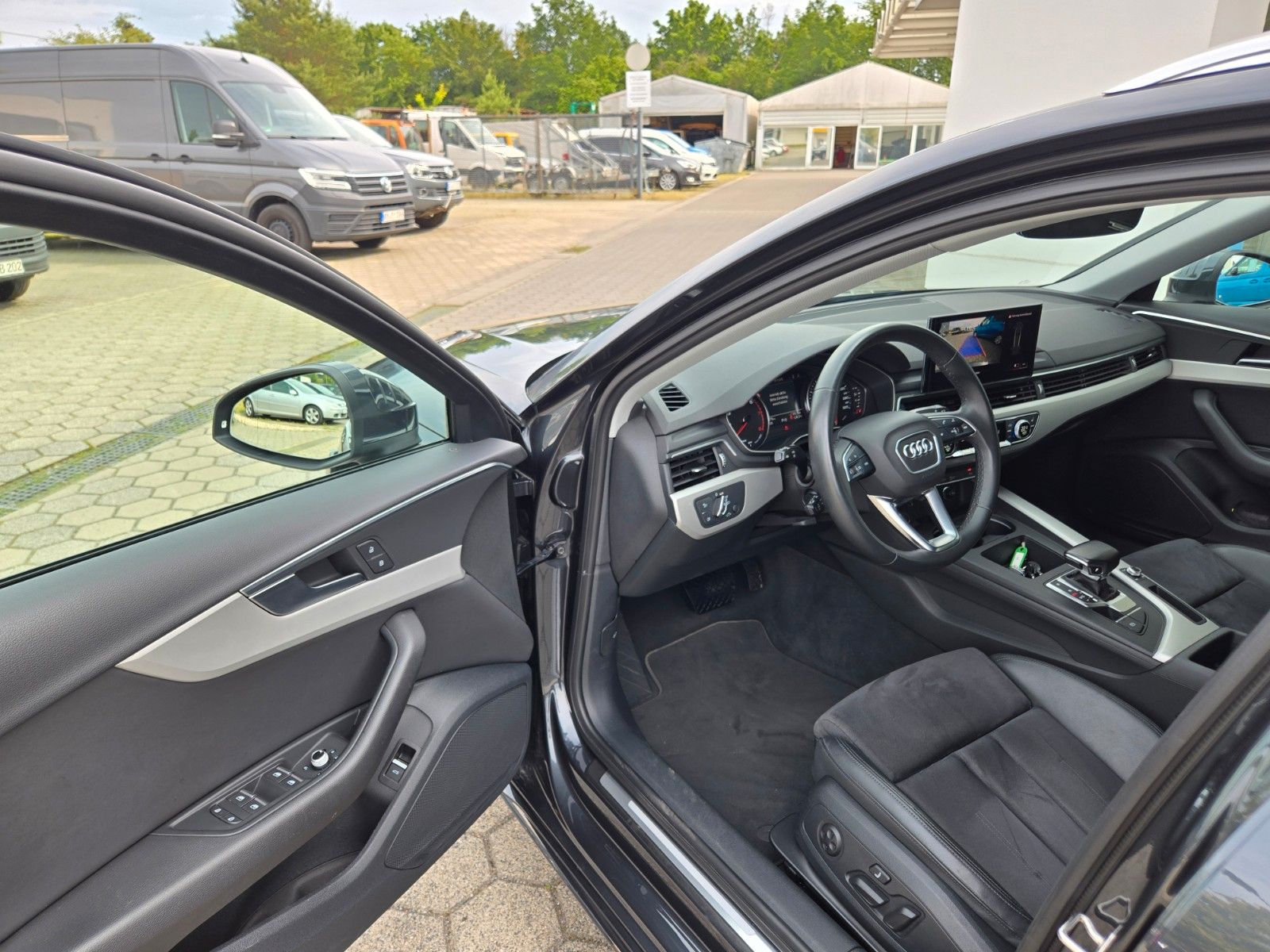 Audi A4 Avant 35 TFSI - Samsaru's Car Outlet