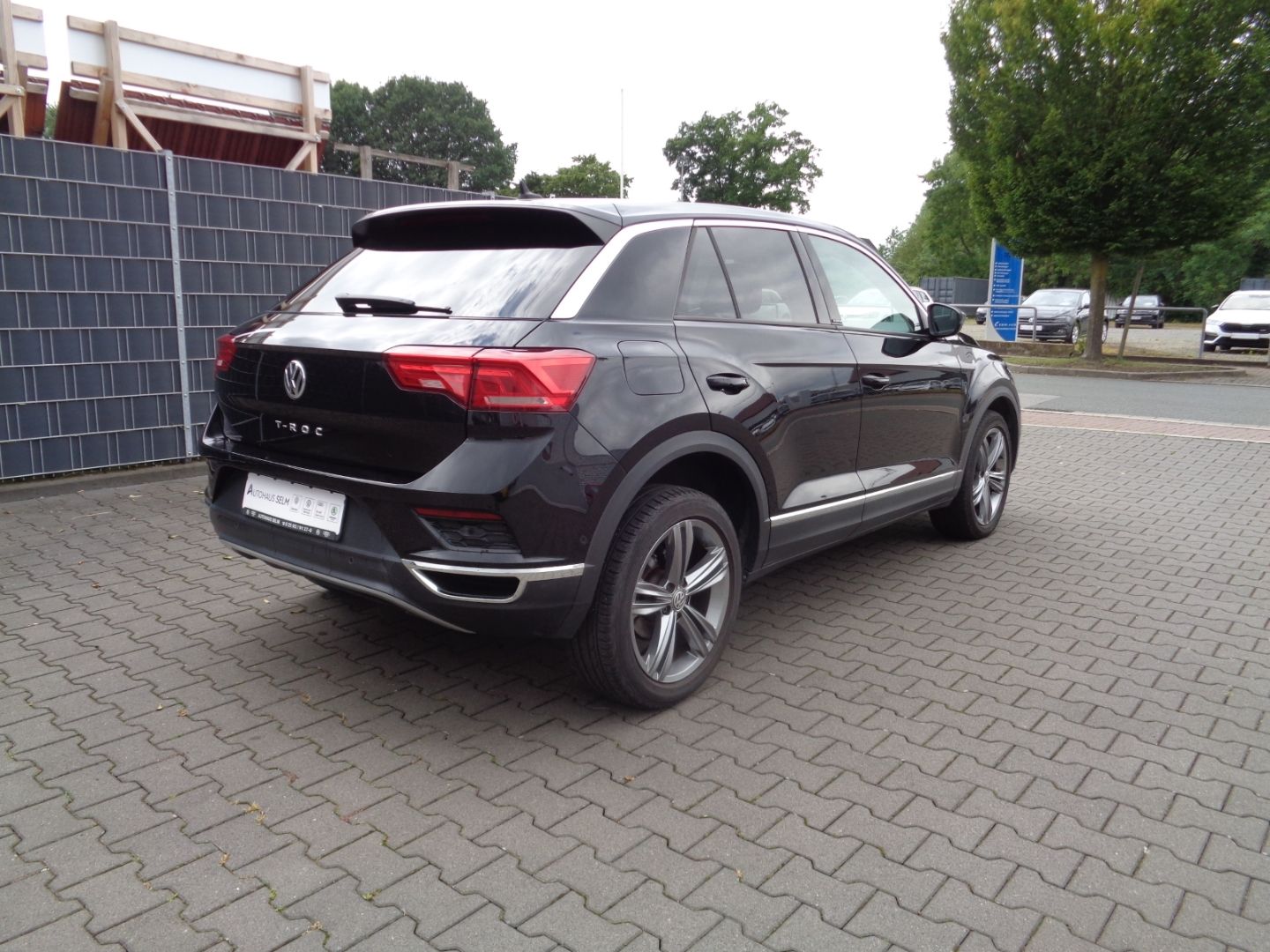 Volkswagen T-Roc 1.6 TDI IQ.DRIVE - Samsaru's Car Outlet