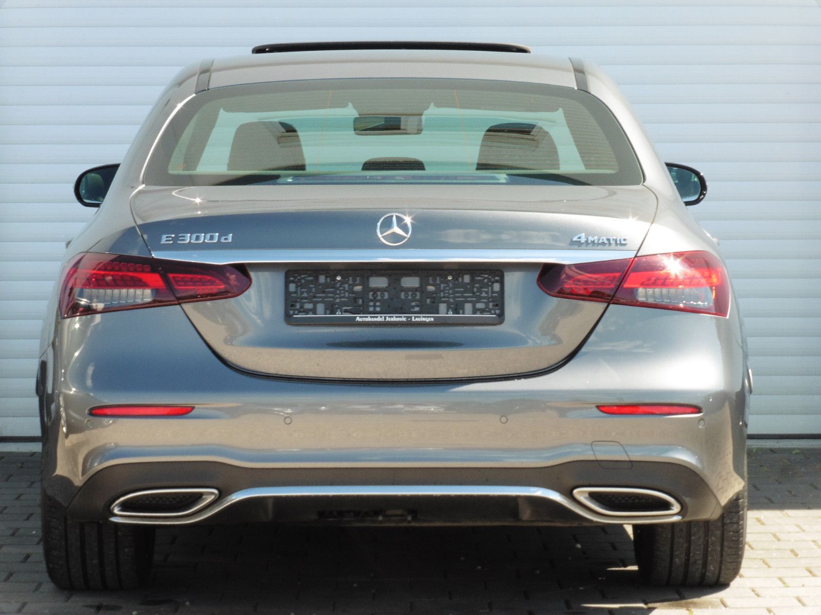 Mercedes-Benz E 300 d 4MATIC AMG Line - Samsaru's Car Outlet