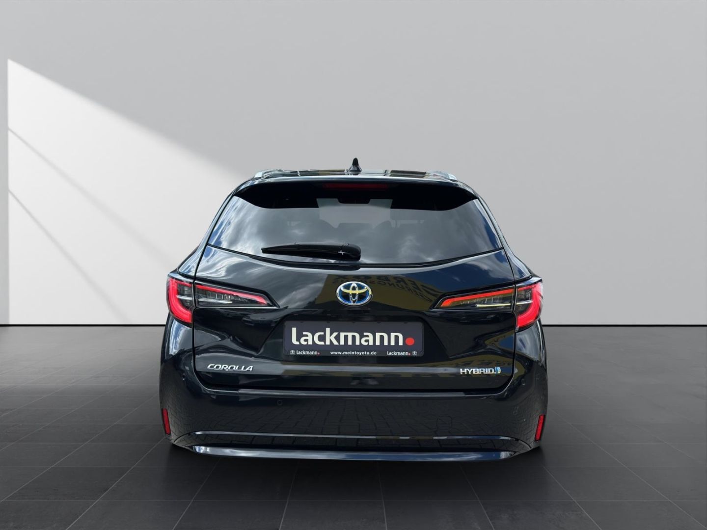 Toyota Corolla 1.8 TS Hybrid - Samsaru's Car Outlet