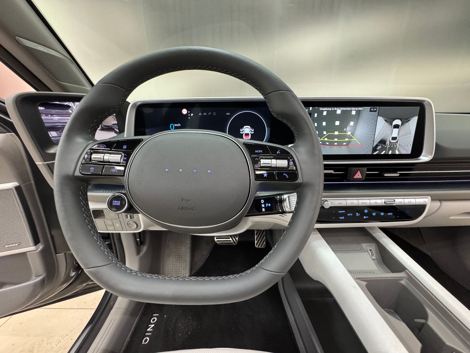 Hyundai IONIQ 6 77,4kWh 325ps 4WD Uniq PANO & DIGI NON
