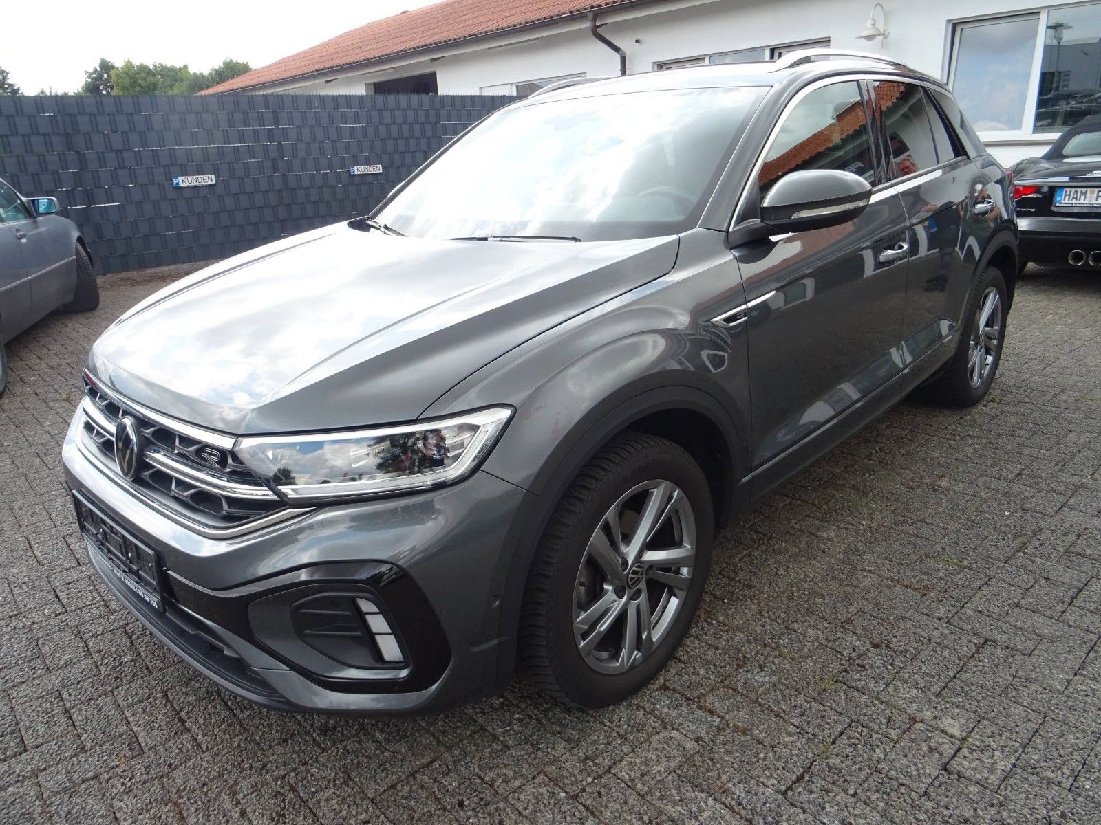 Volkswagen T-Roc R-Line - Samsaru's Car Outlet