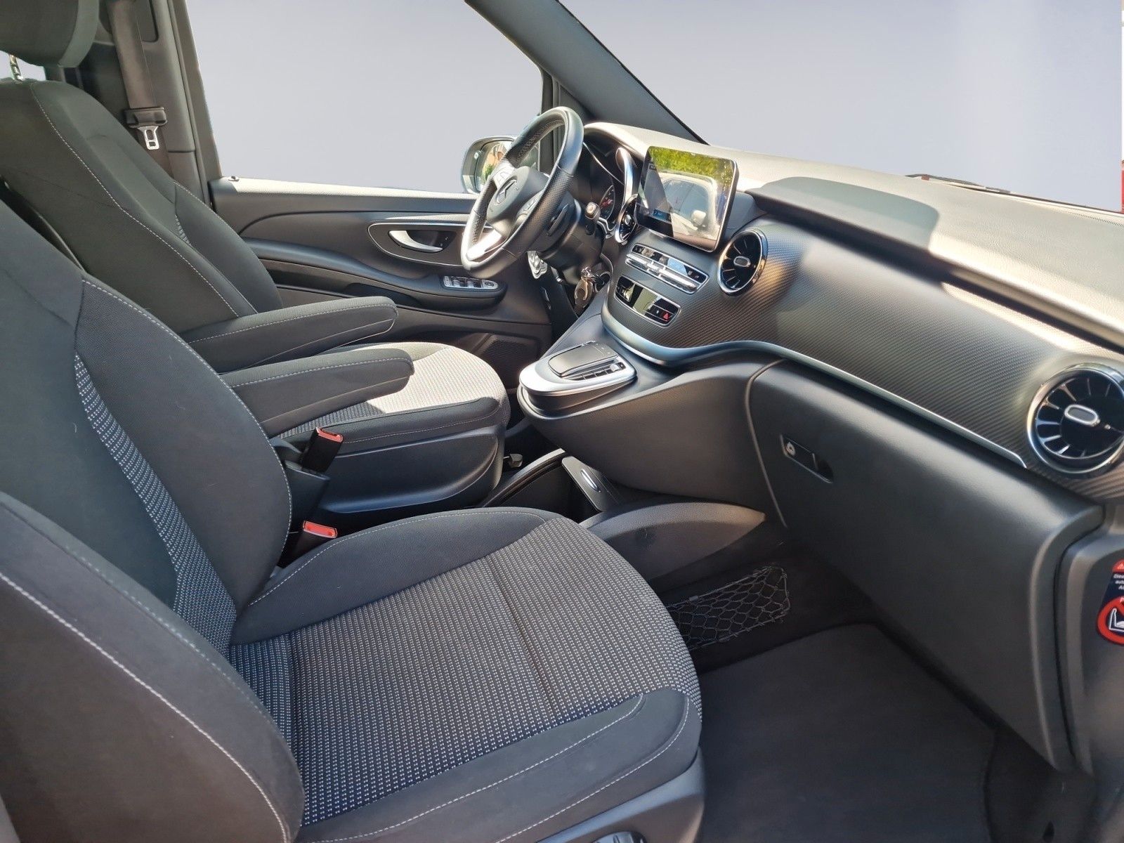 Mercedes-Benz V250d AMG-LINE - Samsaru's Car Outlet