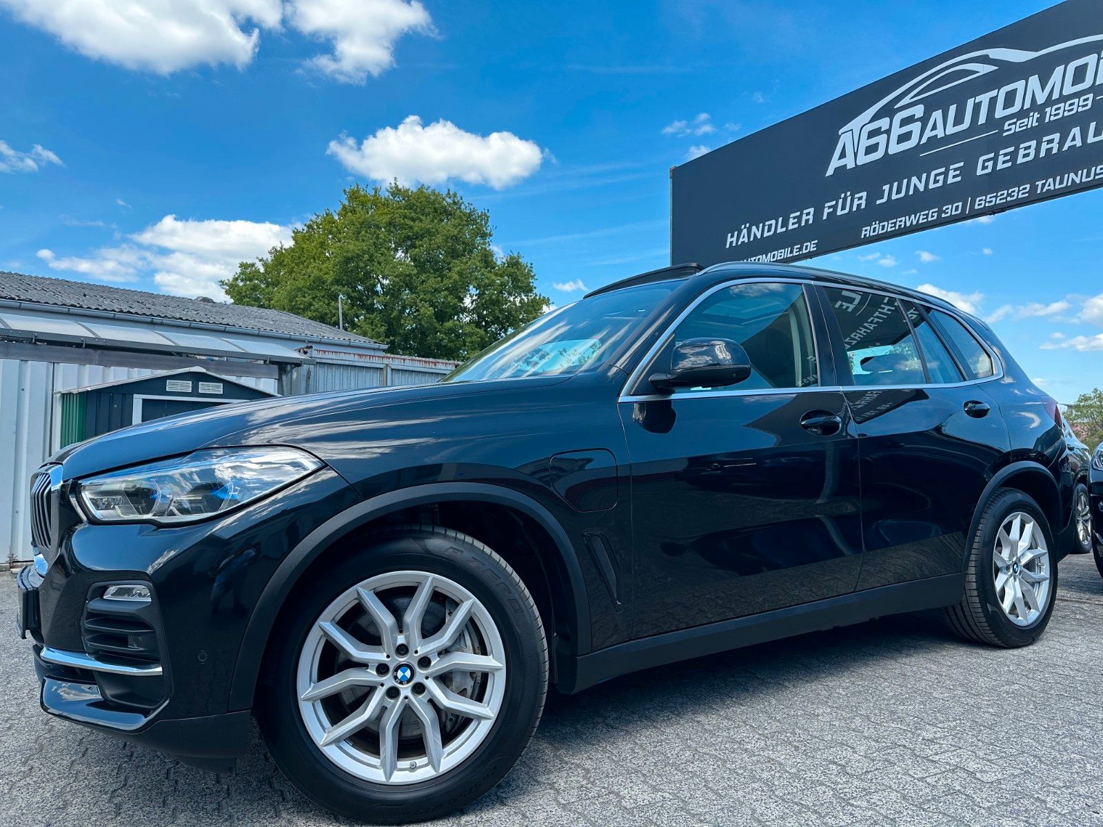 BMW X5 xDr45e xLine PANO*B&W*ACC*HUD*KomfSitz*Laser