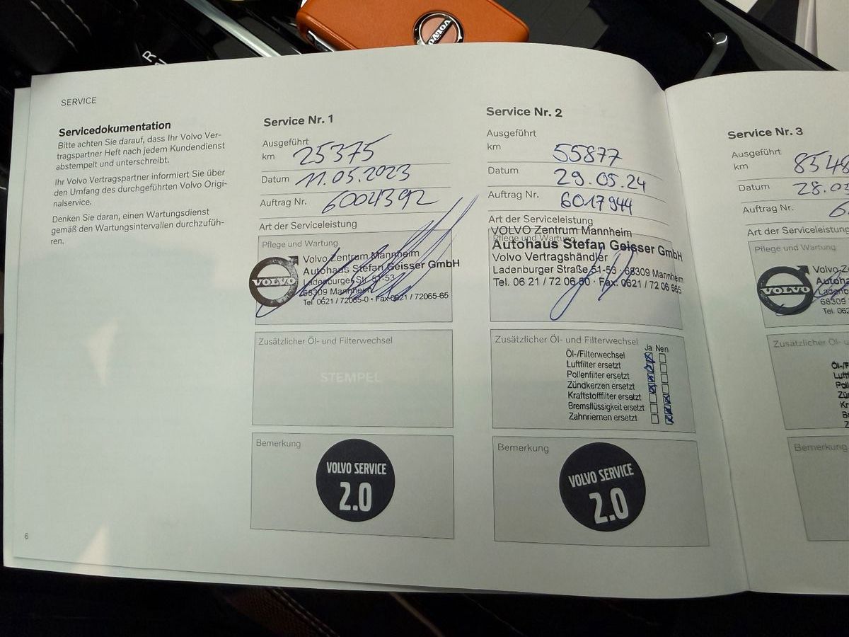 Volvo V60 Kombi Plus Dark Recharge Plug-In Hybrid AWD